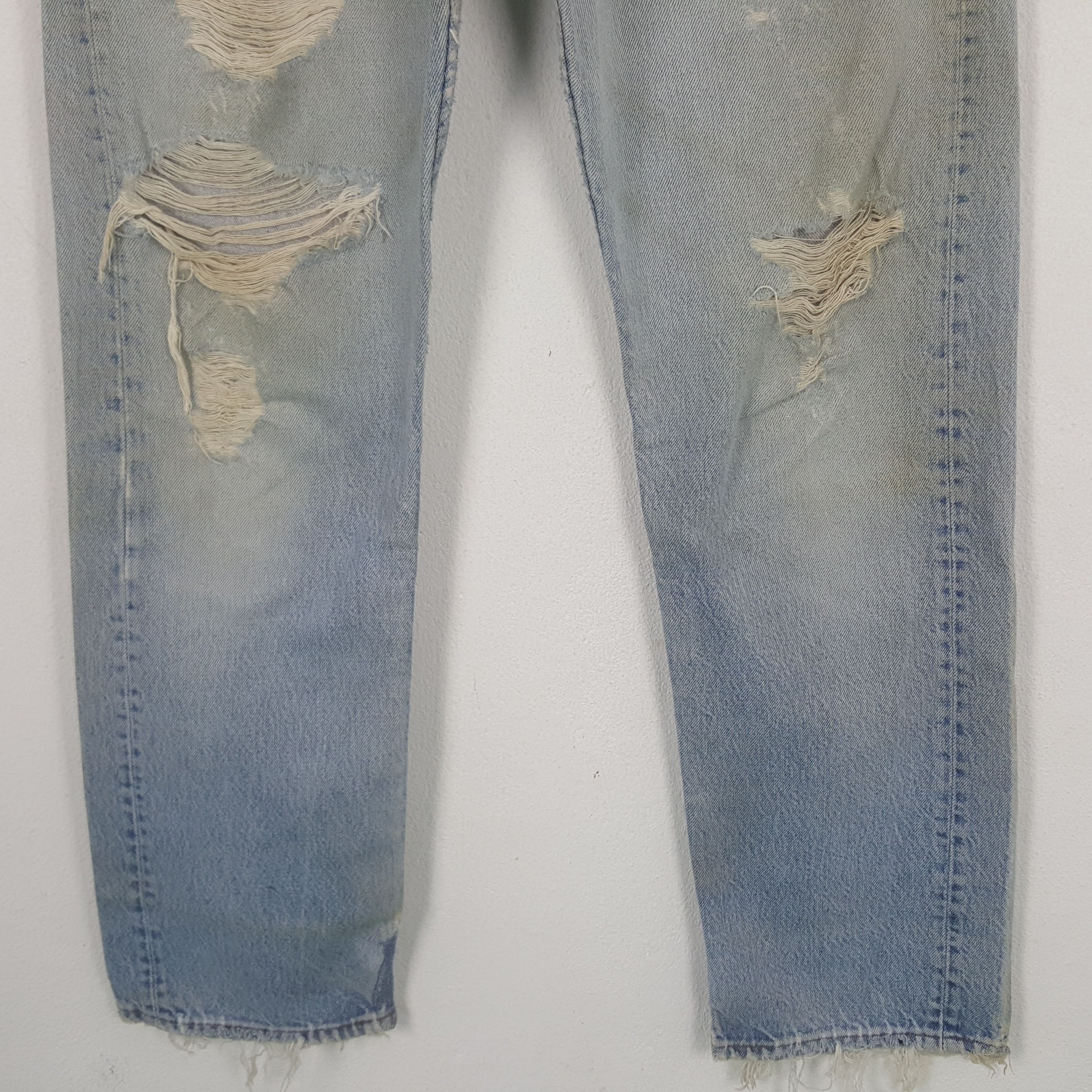 Levi's Vintage Clothing Vintage Levi's 501 USA Distressed Denim Jeans Size US 30 / EU 46 - 3 Thumbnail