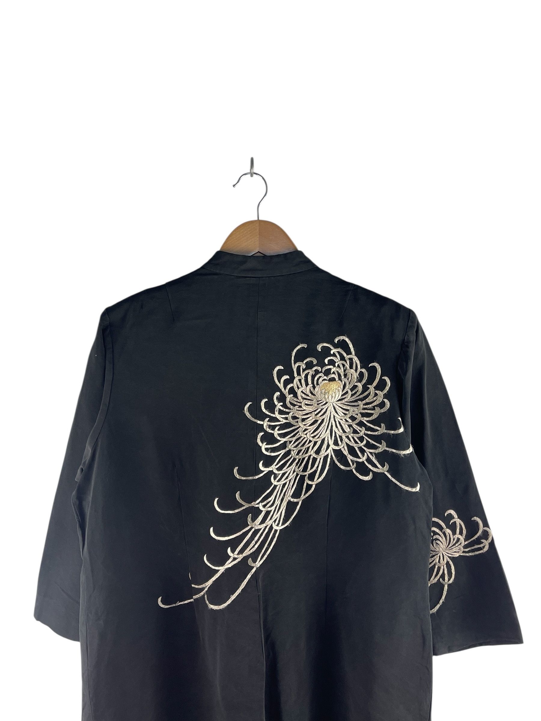 Japanese Brand Vintage Japanese Silk Haori with White Chrysanthemum Size US M / EU 48-50 / 2 - 8 Thumbnail