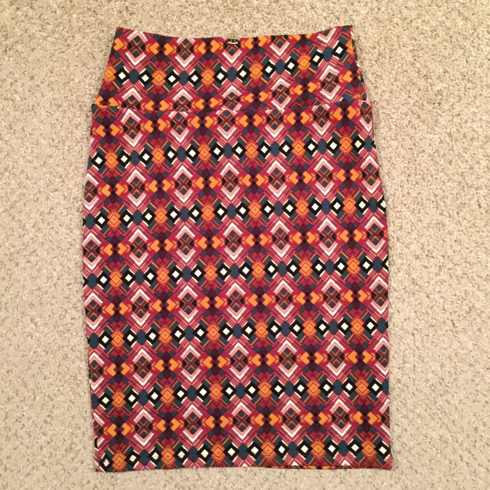 Vintage LuLaRoe Skirt Knee Length S Brown Green Geometric Unlined Pull On Polyester Spandex Women Regular Knit Pencil Style Size 28" / US 6 / IT 42 - 6 Thumbnail