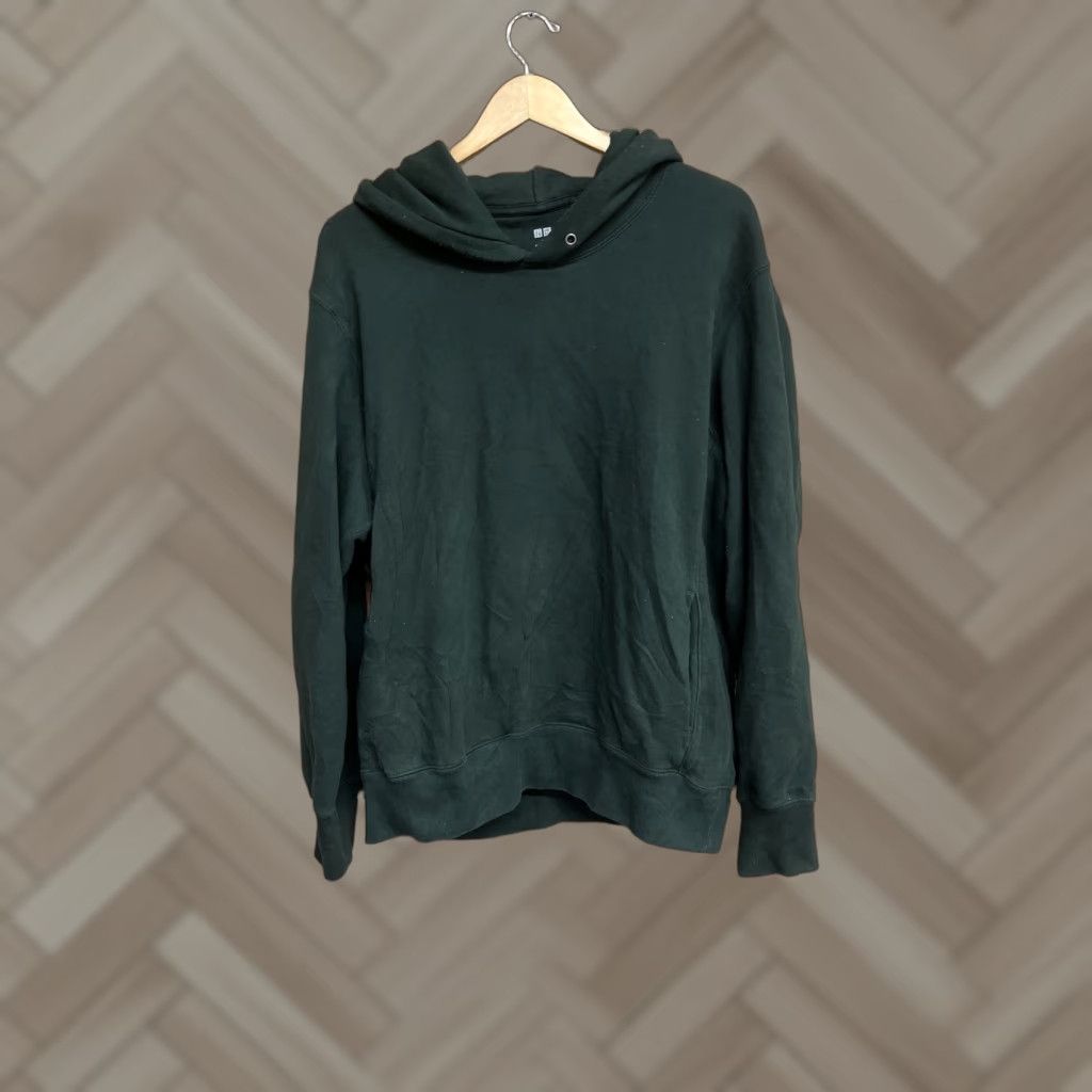 Uniqlo Uniqlo Sweater Pullover Hoodie Solid Green Adult L Shirt Mens Regular Knit Pullover 30 Long Sleeve Cotton Size US L / EU 52-54 / 3 - 1 Thumbnail