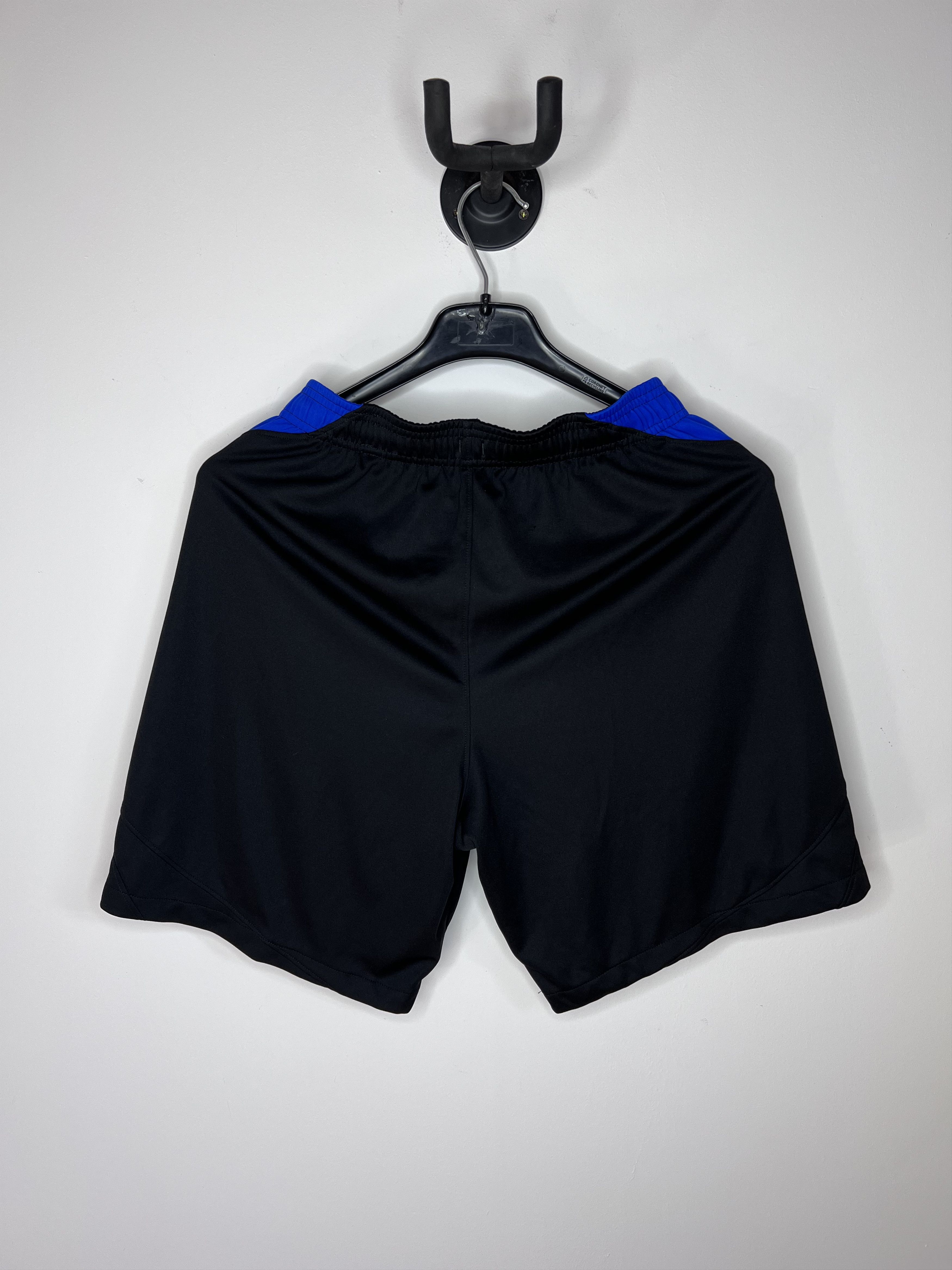 Nike INTER MILAN 2022 2023 HOME SHORTS FOOTBALL SOCCER NIKE Size US 30 / EU 46 - 2 Thumbnail