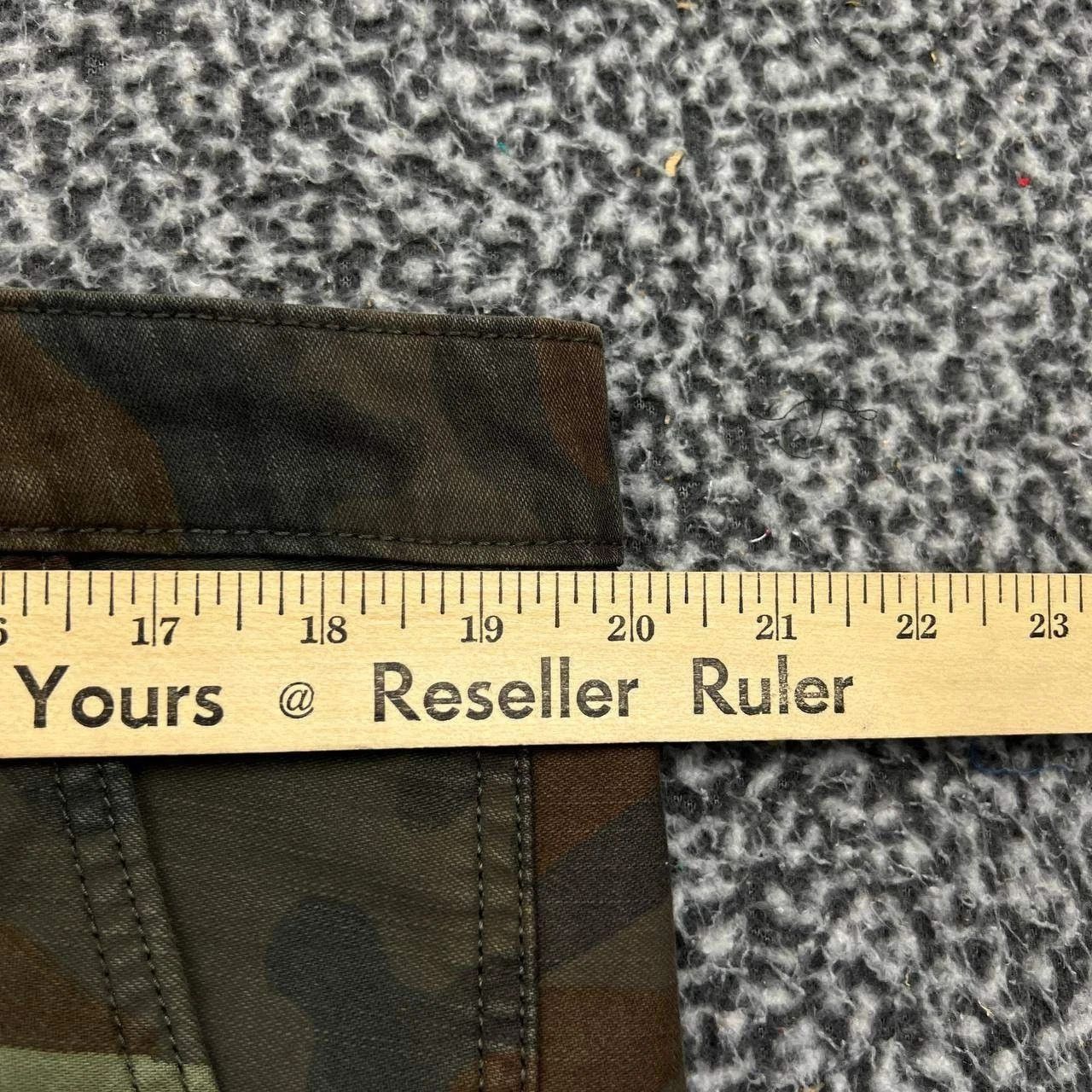 Levi's Levi Strauss & Co. Cargo Shorts Men 40 Camo Pockets Cotton Size US 40 / EU 56 - 4 Thumbnail