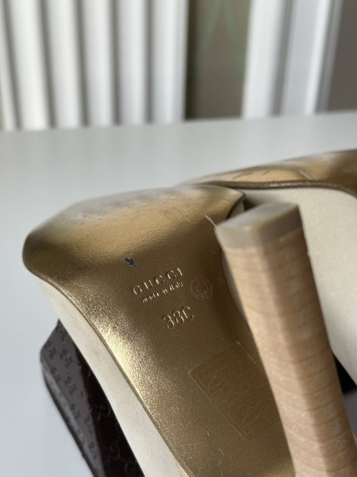 Gucci Gucci Nubuck Beige Black Metal Toe Heels Size 38 US 8 Size US 8 / IT 38 - 12 Thumbnail