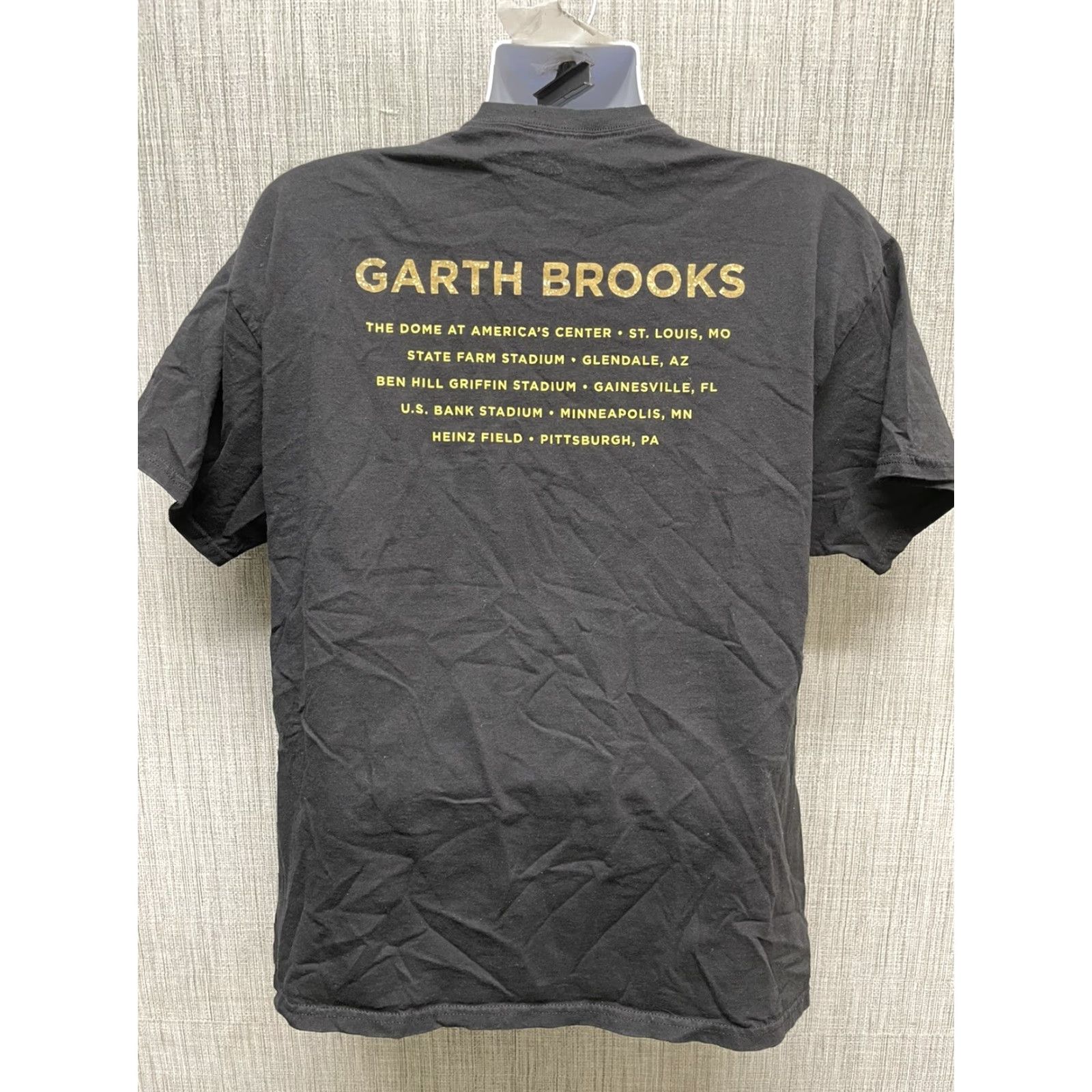 Hanes Hanes T-Shirt Stadium Tour Black Graphic Mens XL Garth Brooks Black? Size US XL / EU 56 / 4 - 4 Thumbnail