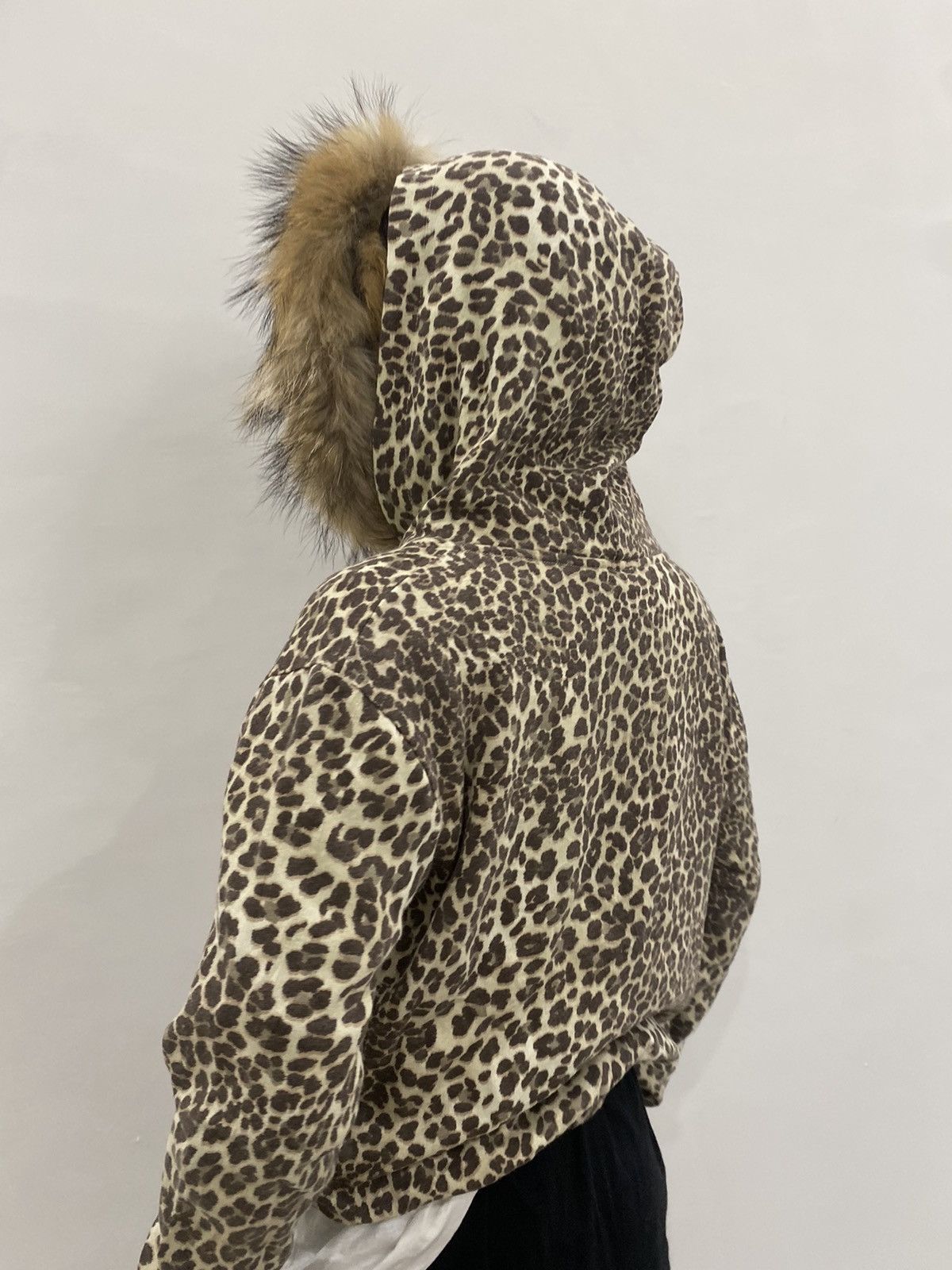 Bershka JAPANESE BSK FAUX ZIP FUR CLEOPARD HOODIE Size US M / EU 48-50 / 2 - 3 Thumbnail