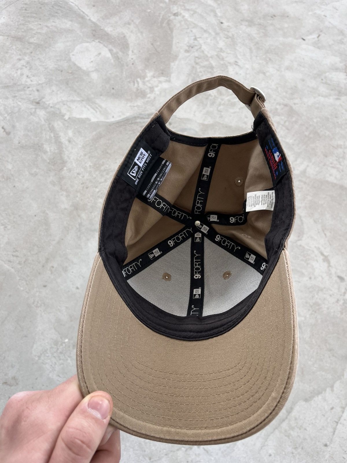 New Era Vintage New Era Beige Cap Embroidered Logo Y2K Avantgarde Size ONE SIZE - 8 Thumbnail