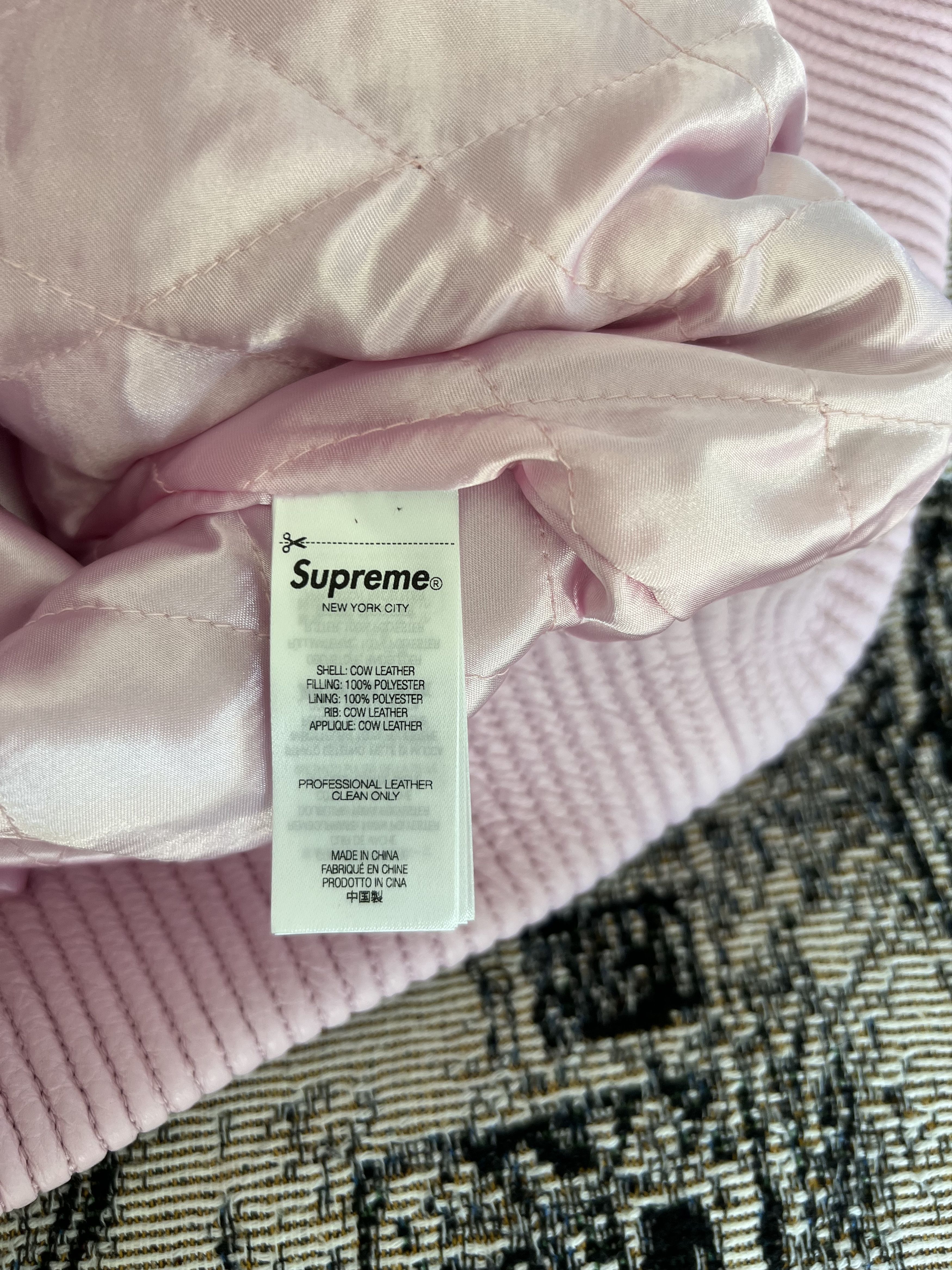MLB × Supreme Supreme Chicago White Sox Leather Jacket in Pink Size US L / EU 52-54 / 3 - 9 Thumbnail