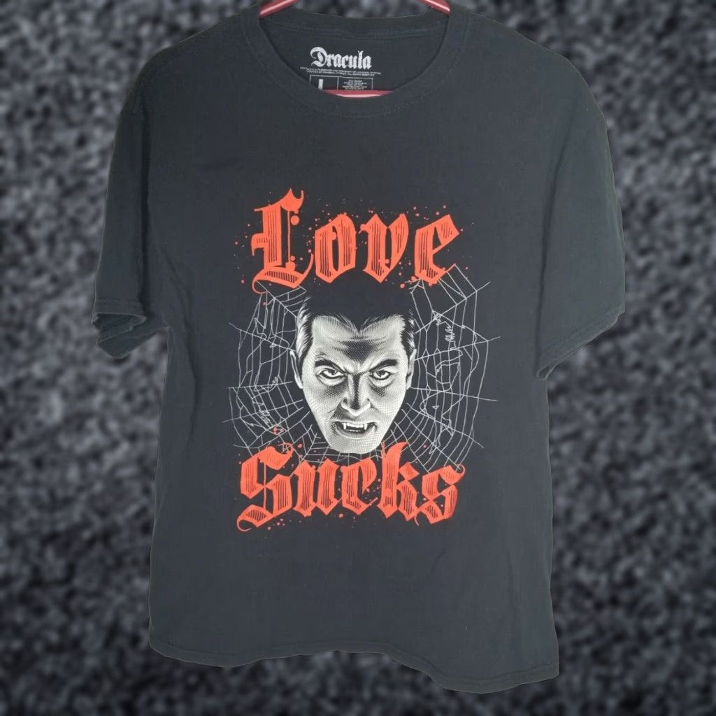 Vintage Loot Crate Dracula Love Sucks Graphic T Shirt Black Mens Short Sleeve Large Size US L / EU 52-54 / 3 - 1 Thumbnail