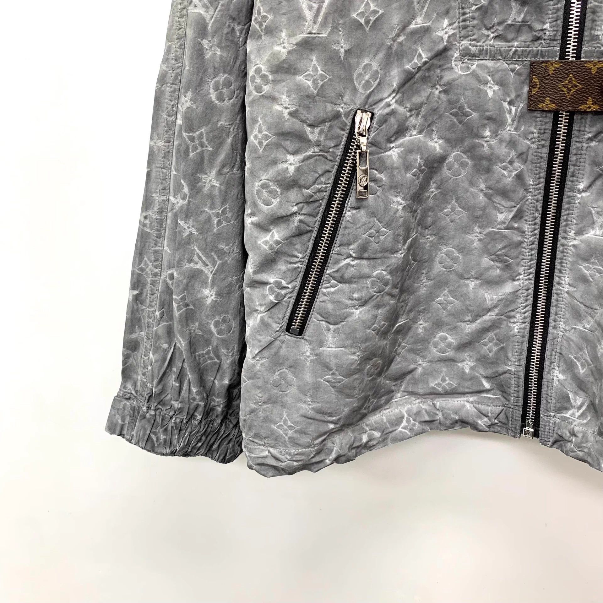 Louis Vuitton LW0168 Louis Vuitton Grey Logo Monogram Long-Sleeve Jacket, Size XXS / US 00 / IT 34 - 4 Thumbnail