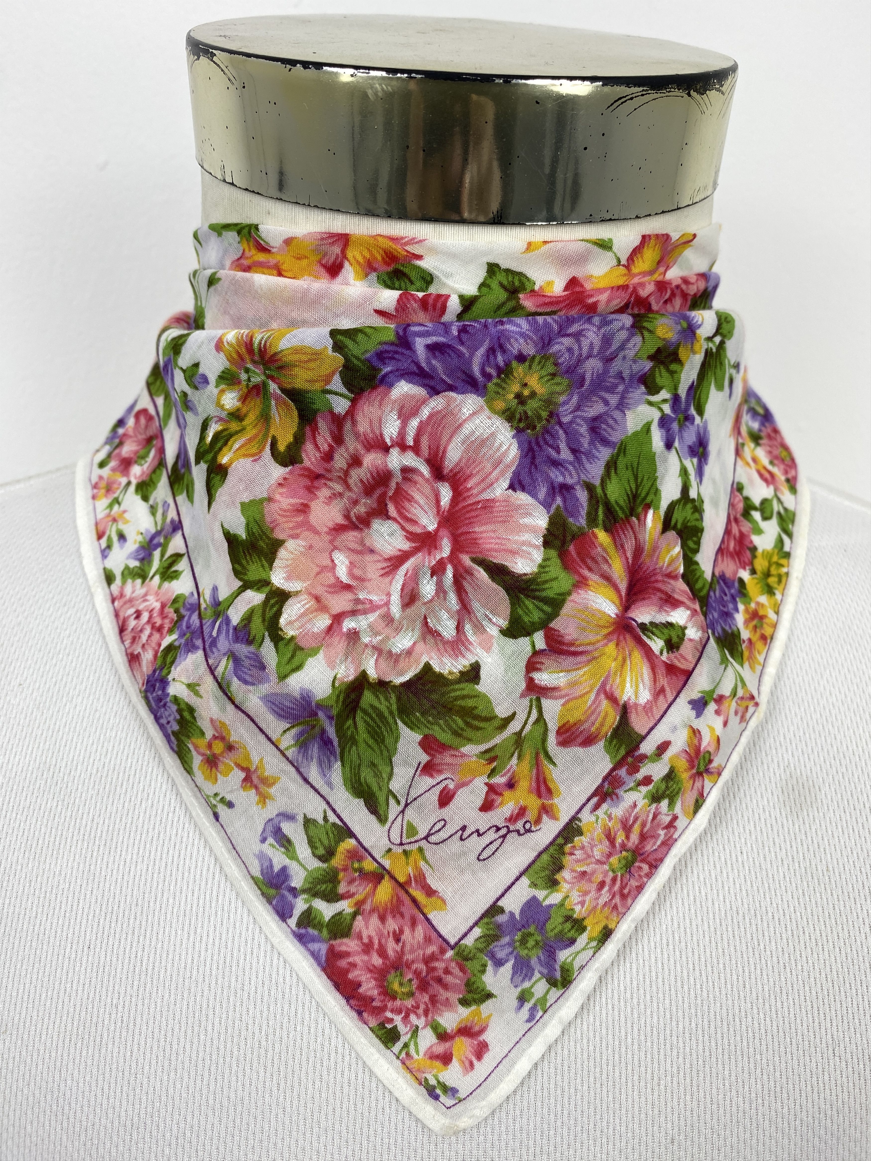 Kenzo Vintage Kenzo Flowers Handkerchief / Neckerchief KT0280 Size ONE SIZE - 1 Thumbnail