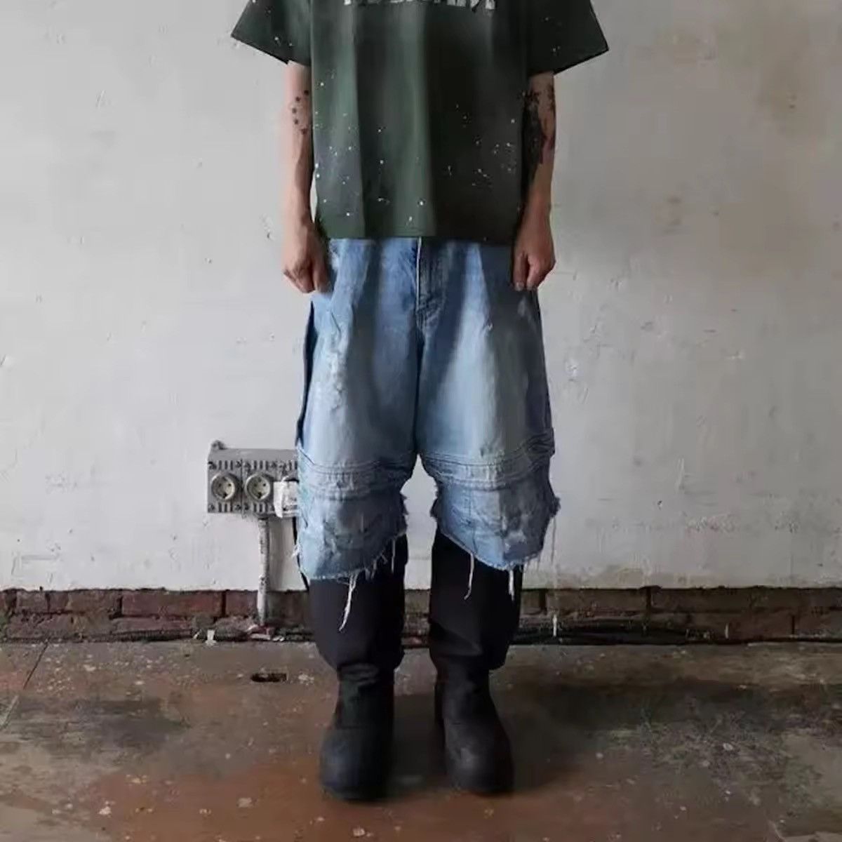 Japanese Brand × Jean Washed Distressed Tassel Quarter Jeans Shorts Size US 33 - 1 Thumbnail