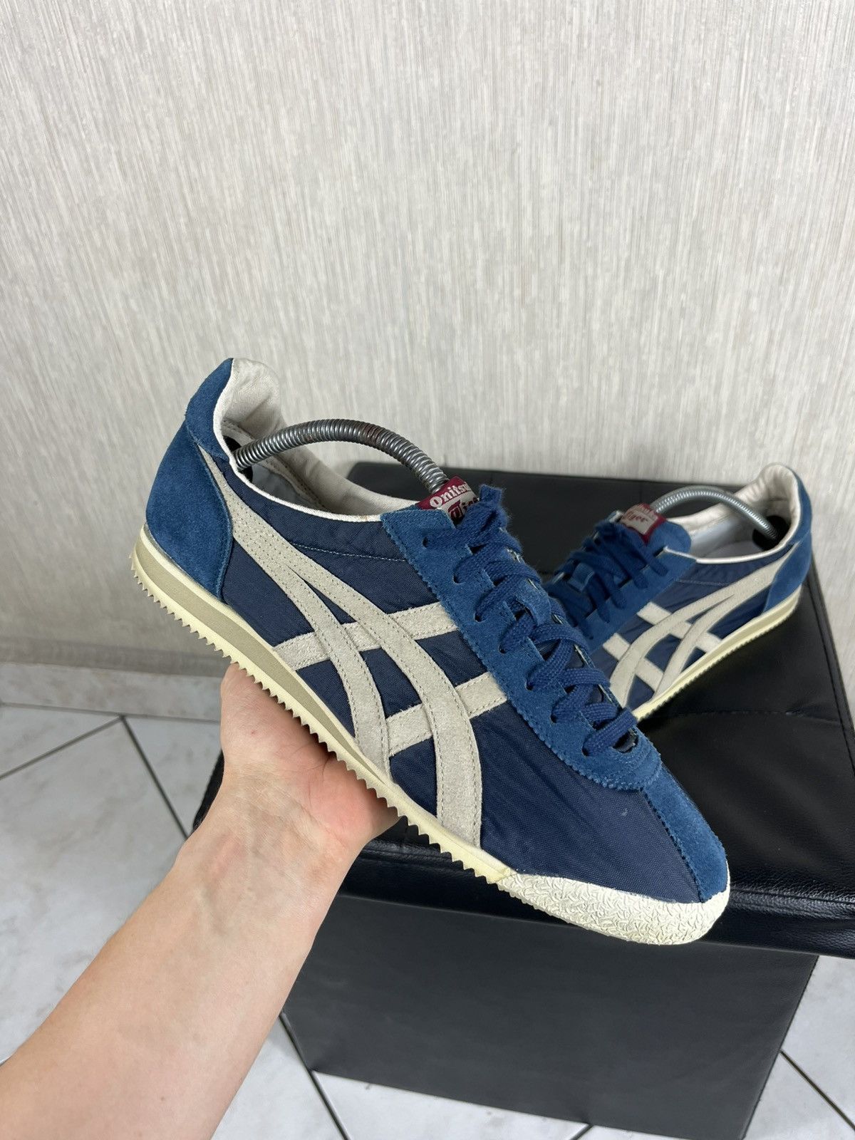 Vintage OG Asics Onitsuka Tiger y2k suede sneakers shoes low