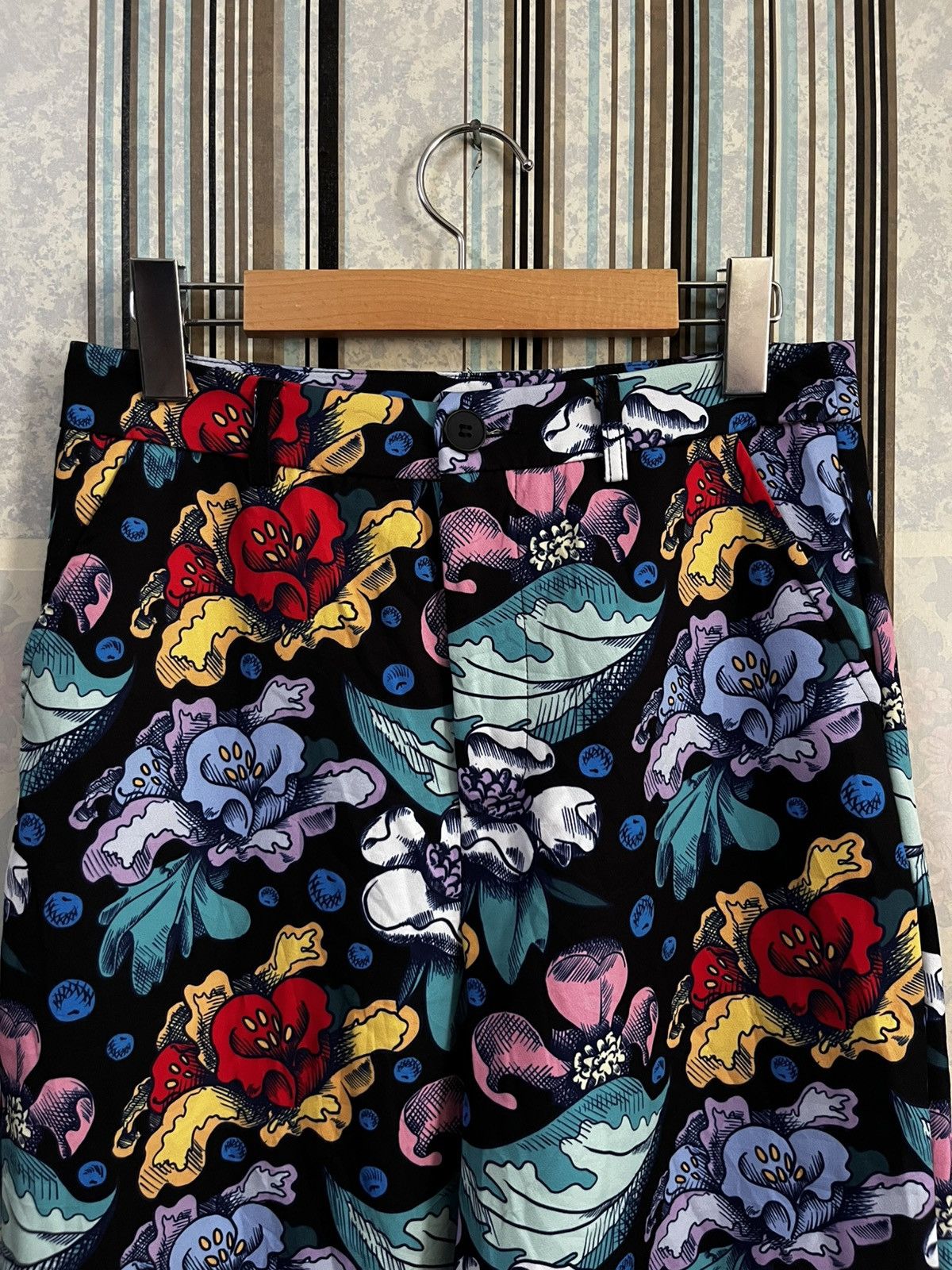 Shein 2000s Frida Kahlo artwork super flared #D3 Size 26" / US 2 / IT 38 - 3 Thumbnail