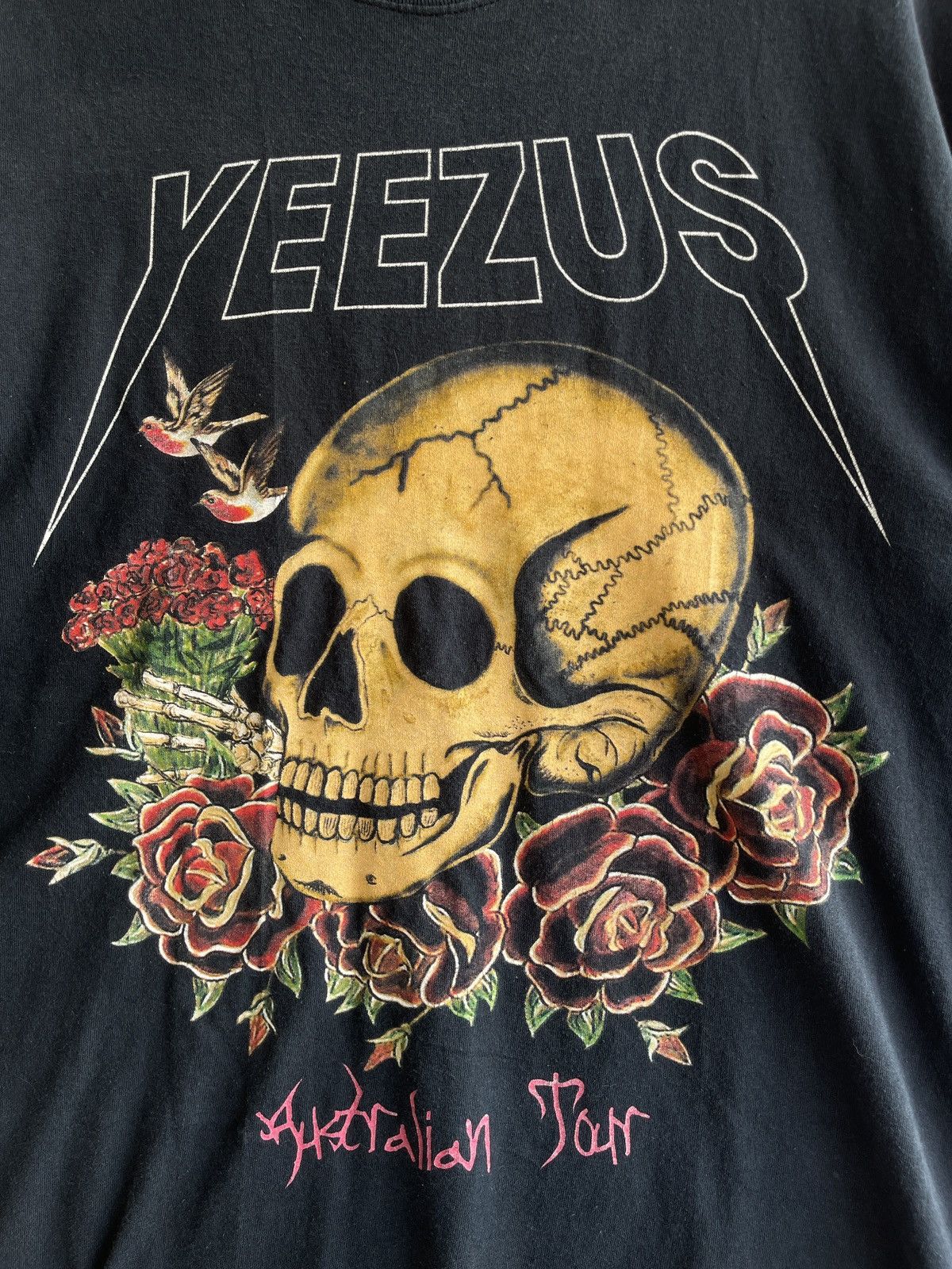Yeezy 🔥KENYE WEST YEEZUS🔥Tour 2014 Australia Skull Roses Tshirt Size US L / EU 52-54 / 3 - 7 Thumbnail