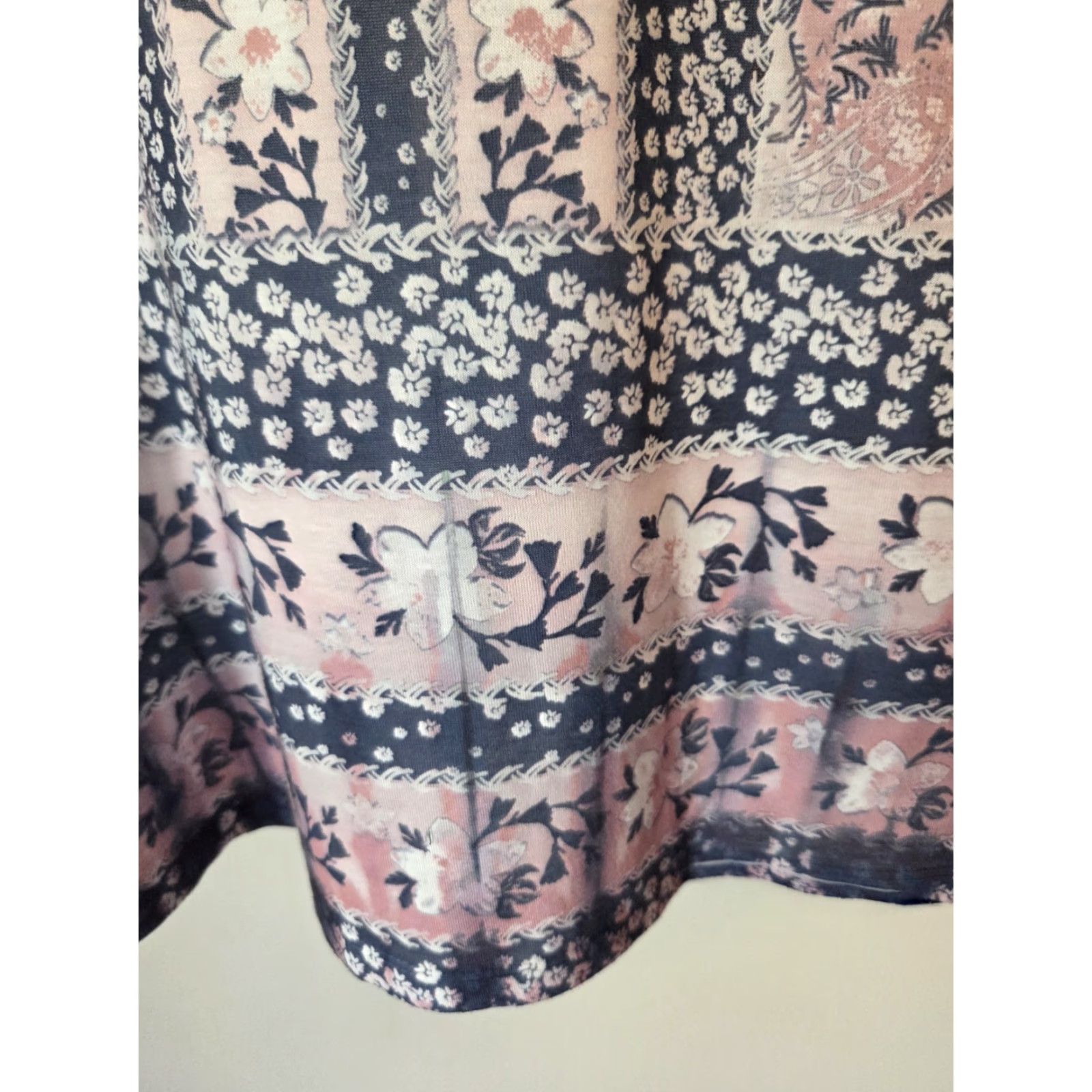 Avenue Avenue Top Womens 18/20 1X Multicolor Paisley Print Studded Lightweight Casual Boho Hippie Size XXL / US 16-18 / IT 52-54 - 4 Thumbnail