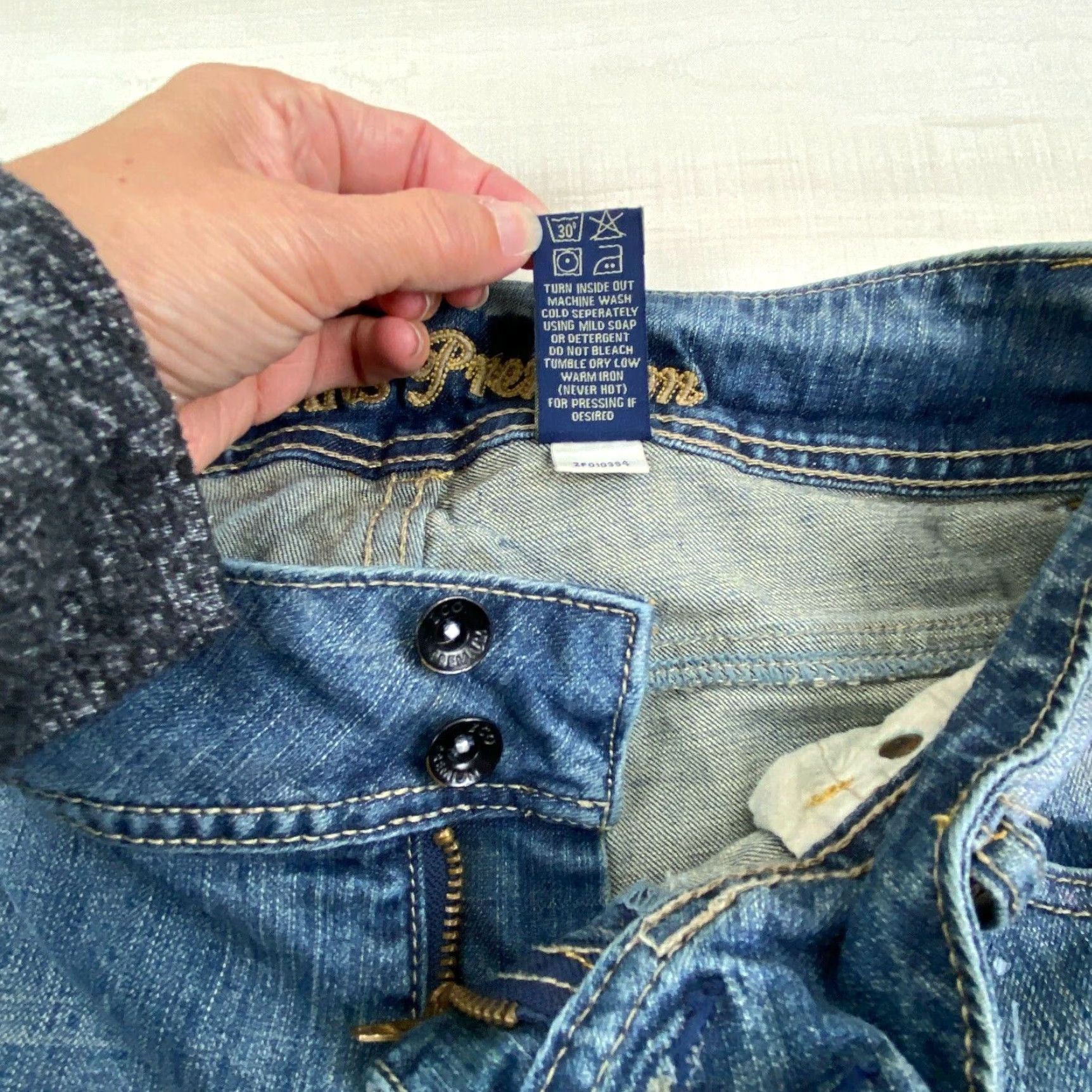 Vintage ZCO Jeans Womens Cropped Distressed Paint Splattered Blue Junior Jeans Size 27" / US 4 / IT 40 - 5 Thumbnail