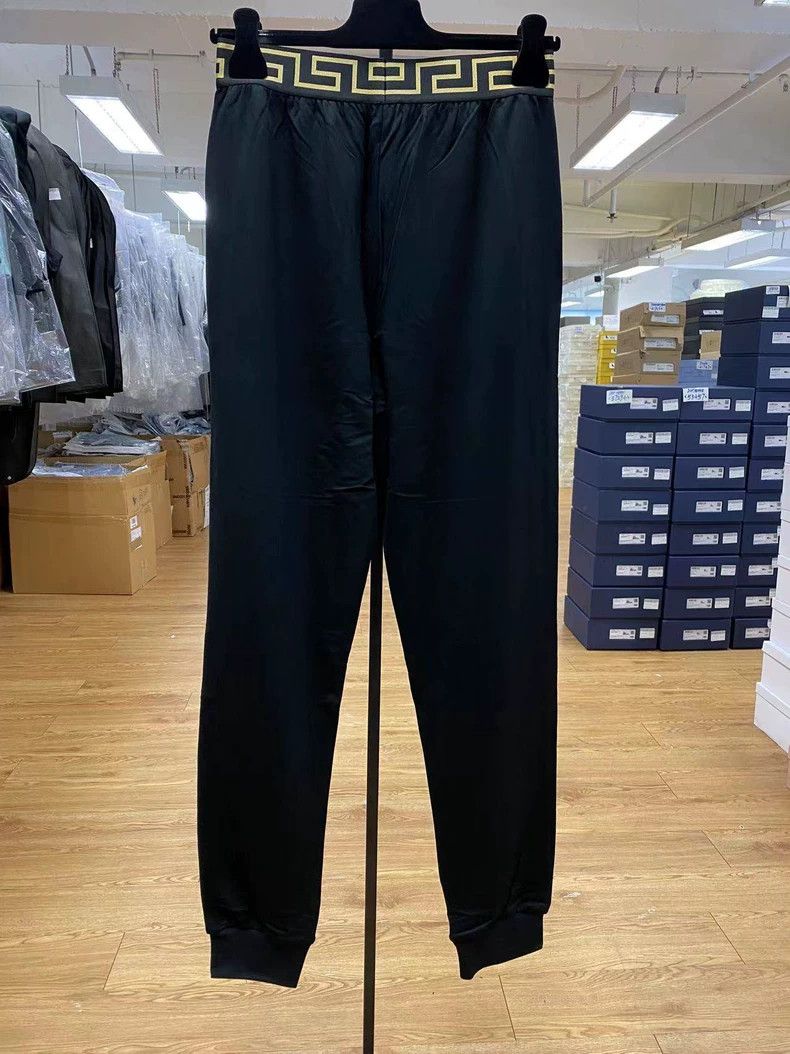 Versace Versace Black sweatpants Size US 30 / EU 46 - 2 Thumbnail