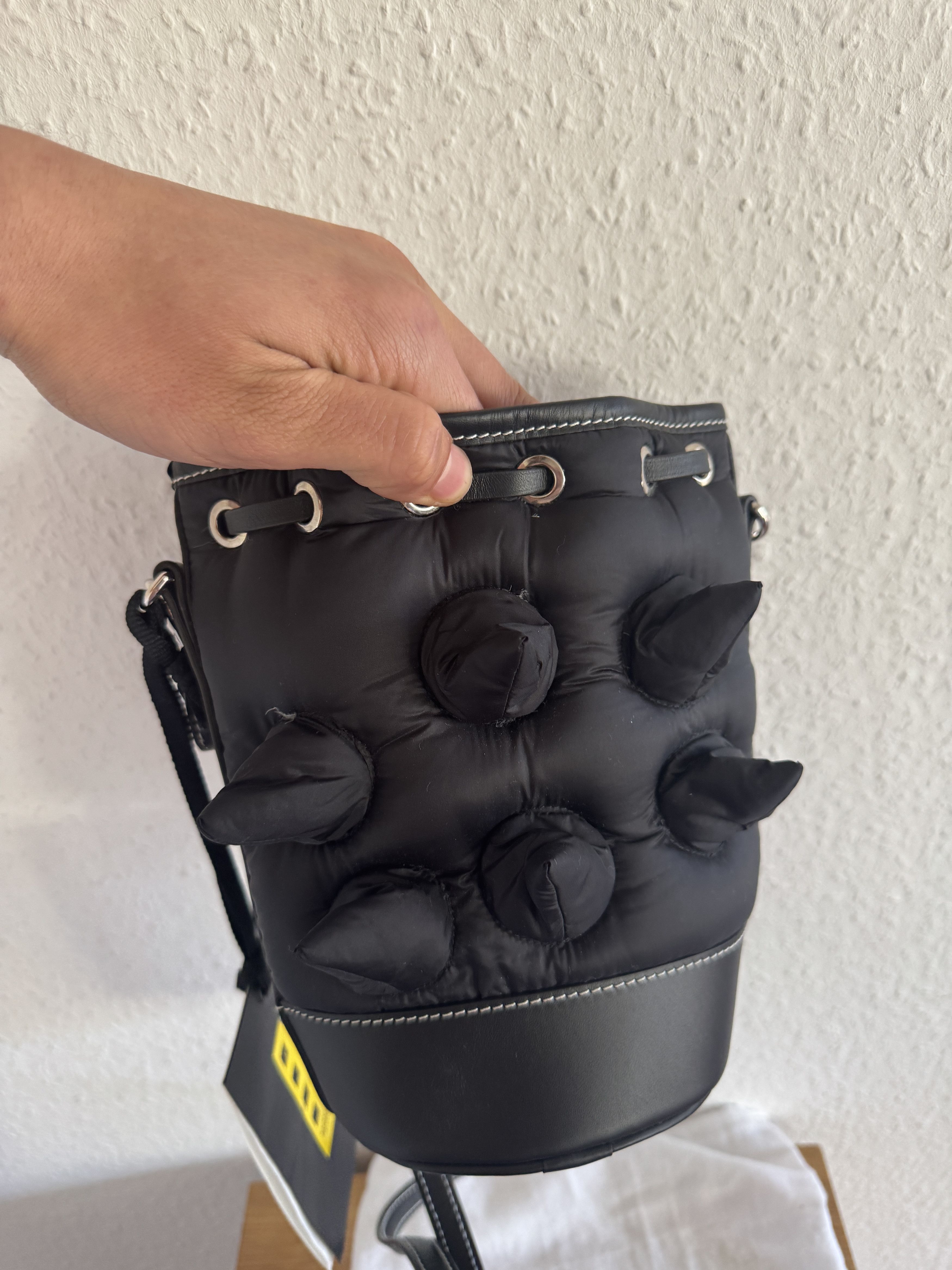 JW Anderson × Moncler Spike Critter Padded Bucket Bag Size ONE SIZE - 10 Thumbnail