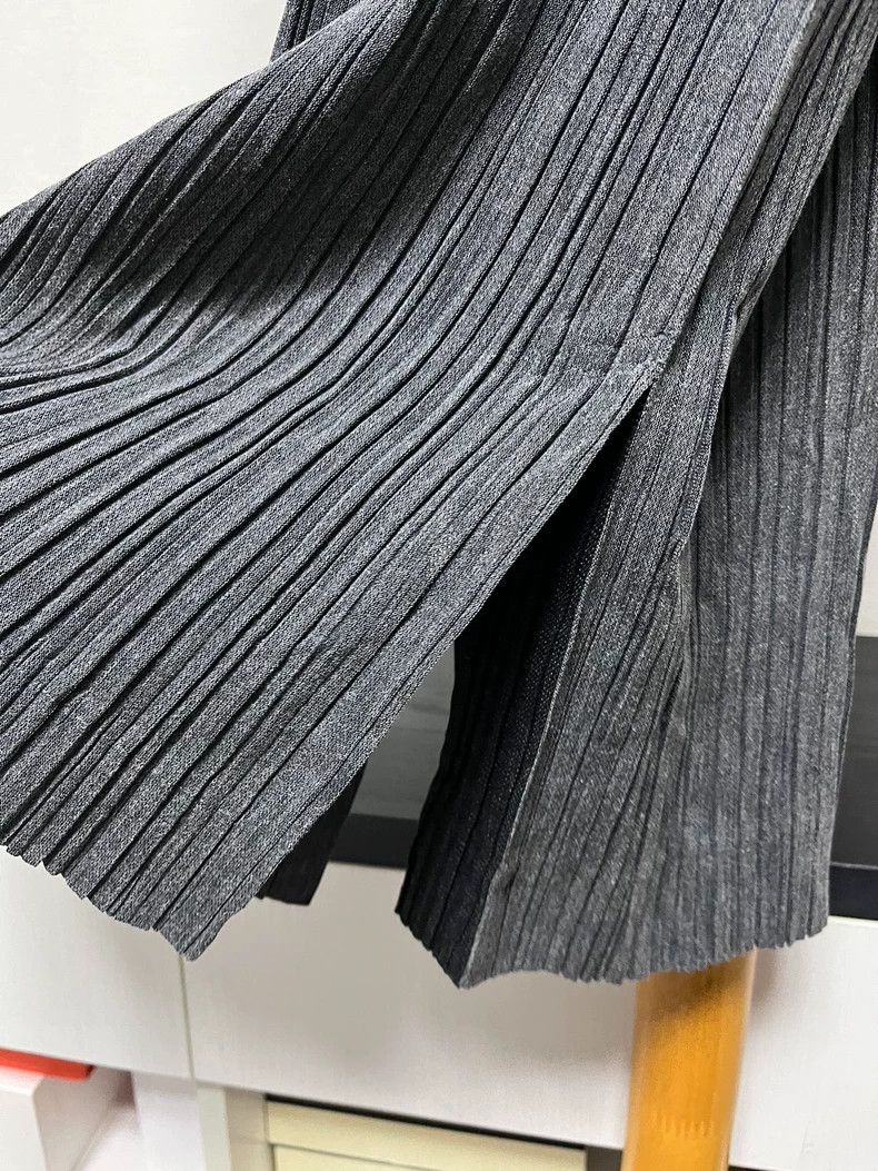 Issey Miyake Issey Miyake size:3 Dark grey pleated dress Size S / US 4 / IT 40 - 4 Thumbnail