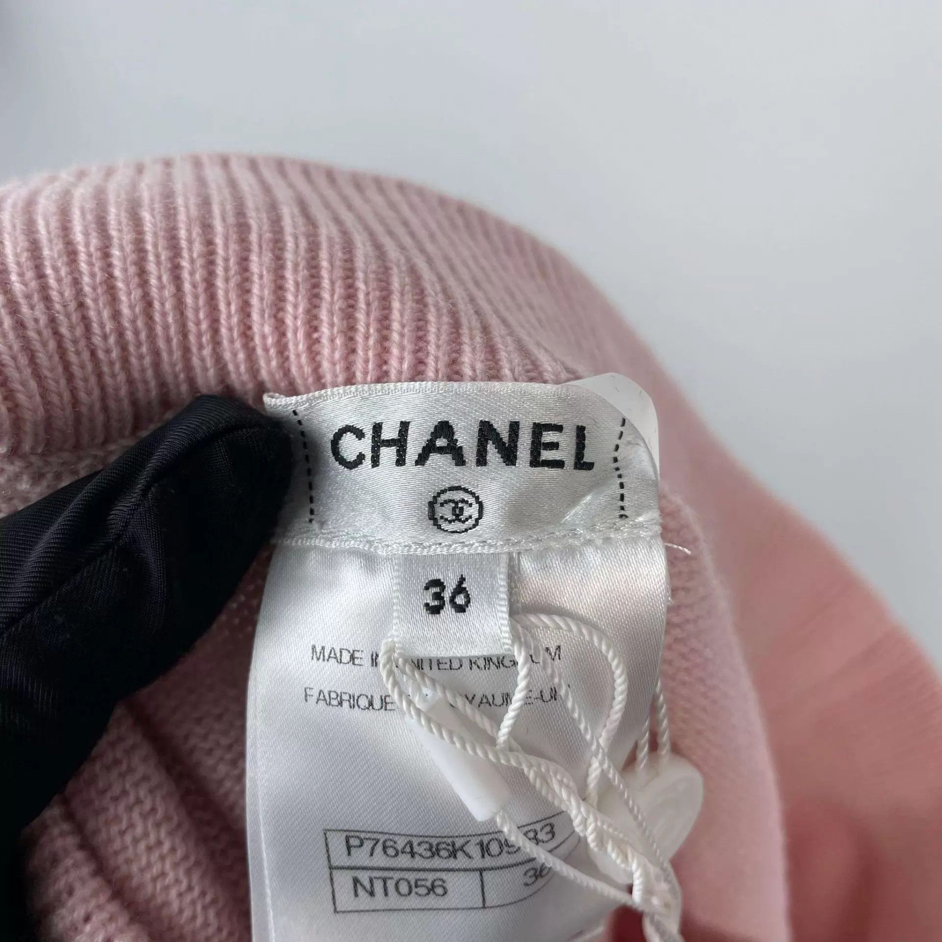 Chanel Chanel pink size 36 new with extra string shorts Size 26" / US 2 / IT 38 - 4 Thumbnail
