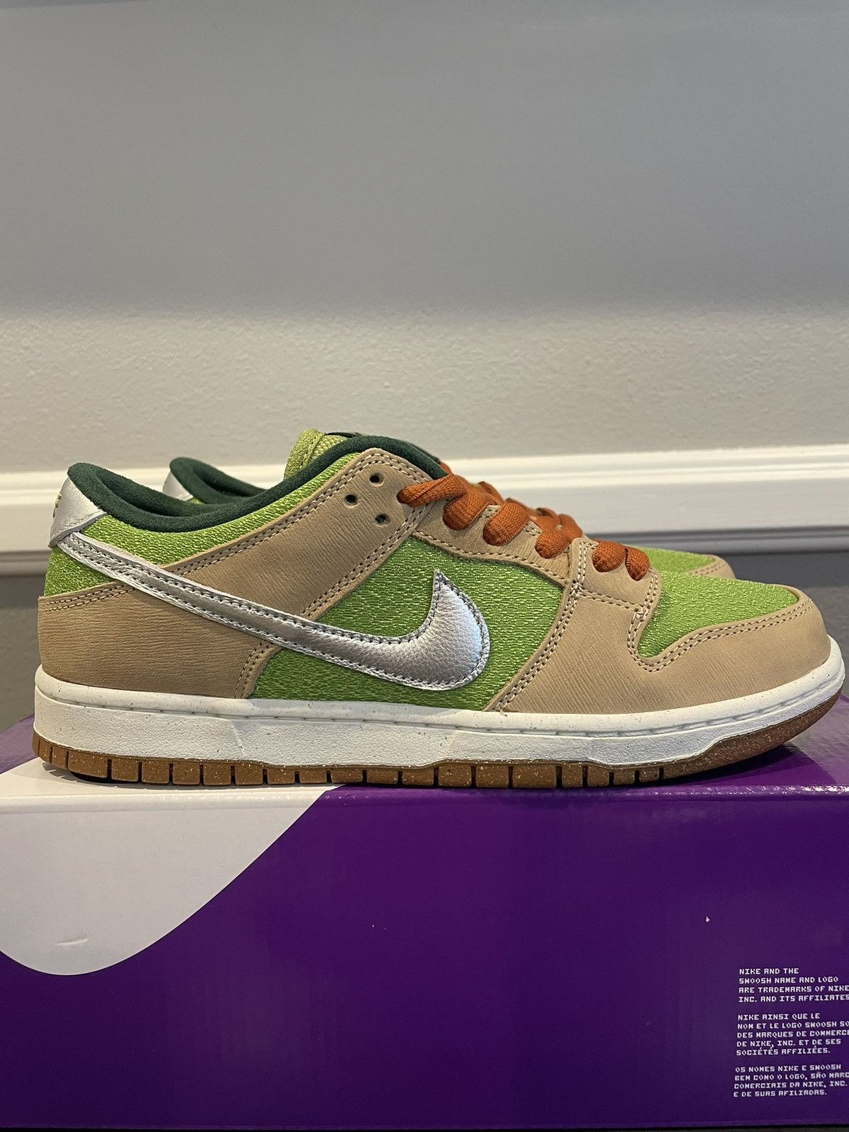 Nike Nike SB Dunk Low Pro Escargot Size 8 Men’s/9.5 women’s Size US 8 / EU 41 - 2 Thumbnail