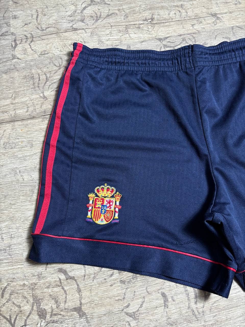 Adidas Spain 98/00 Home Adidas Rare shorts Size US 32 / EU 48 - 2 Thumbnail