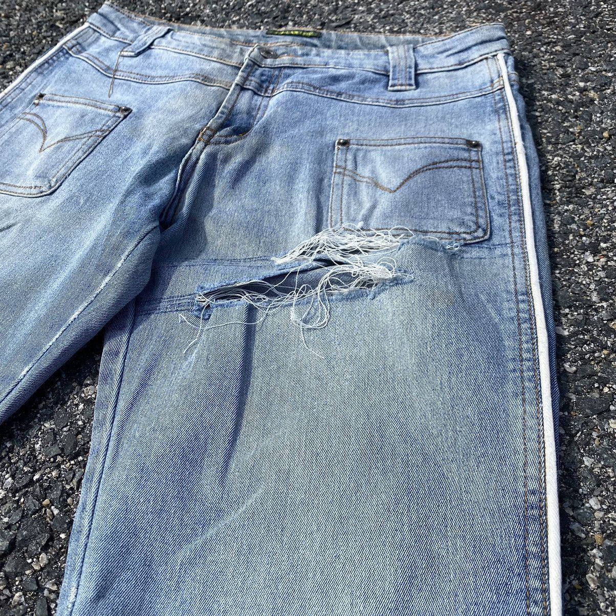 Japanese Brand Vintage Japanese Brand Distressed Flare Jeans Size US 31 - 8 Thumbnail
