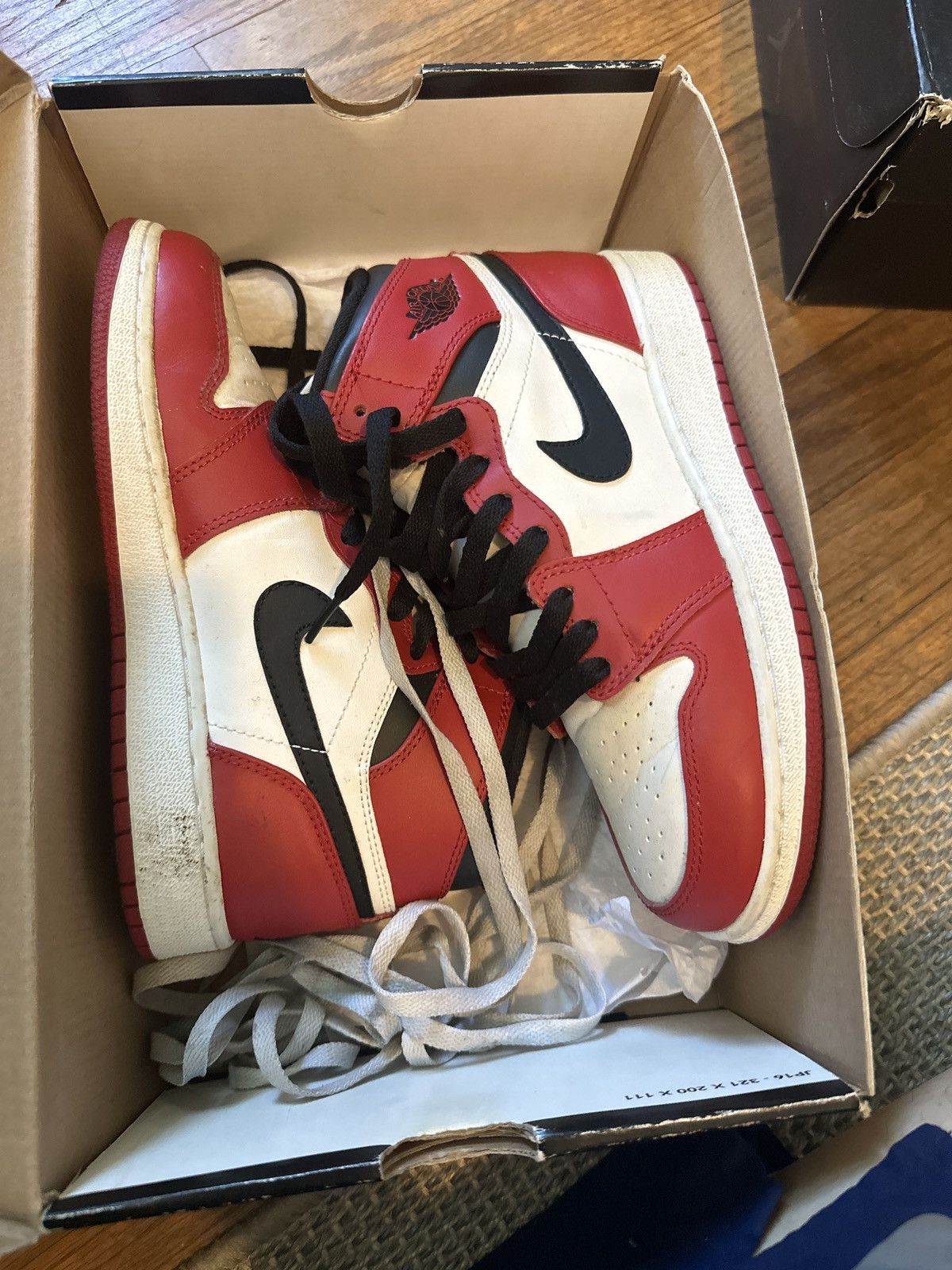 Air Jordan 1 Retro High 'Chicago' 2013