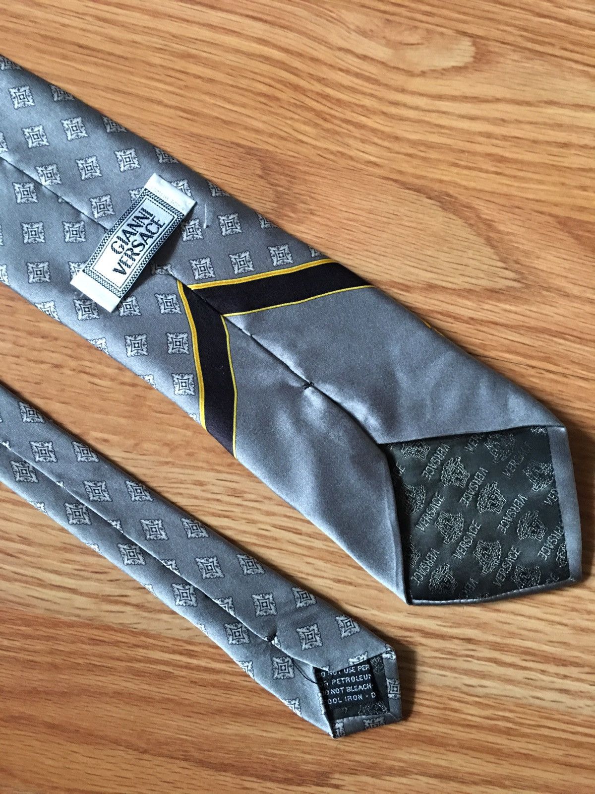 Versace GIANNI VERSACE Vintage Baroque Medusa Silk Mens Tie Size ONE SIZE - 4 Thumbnail