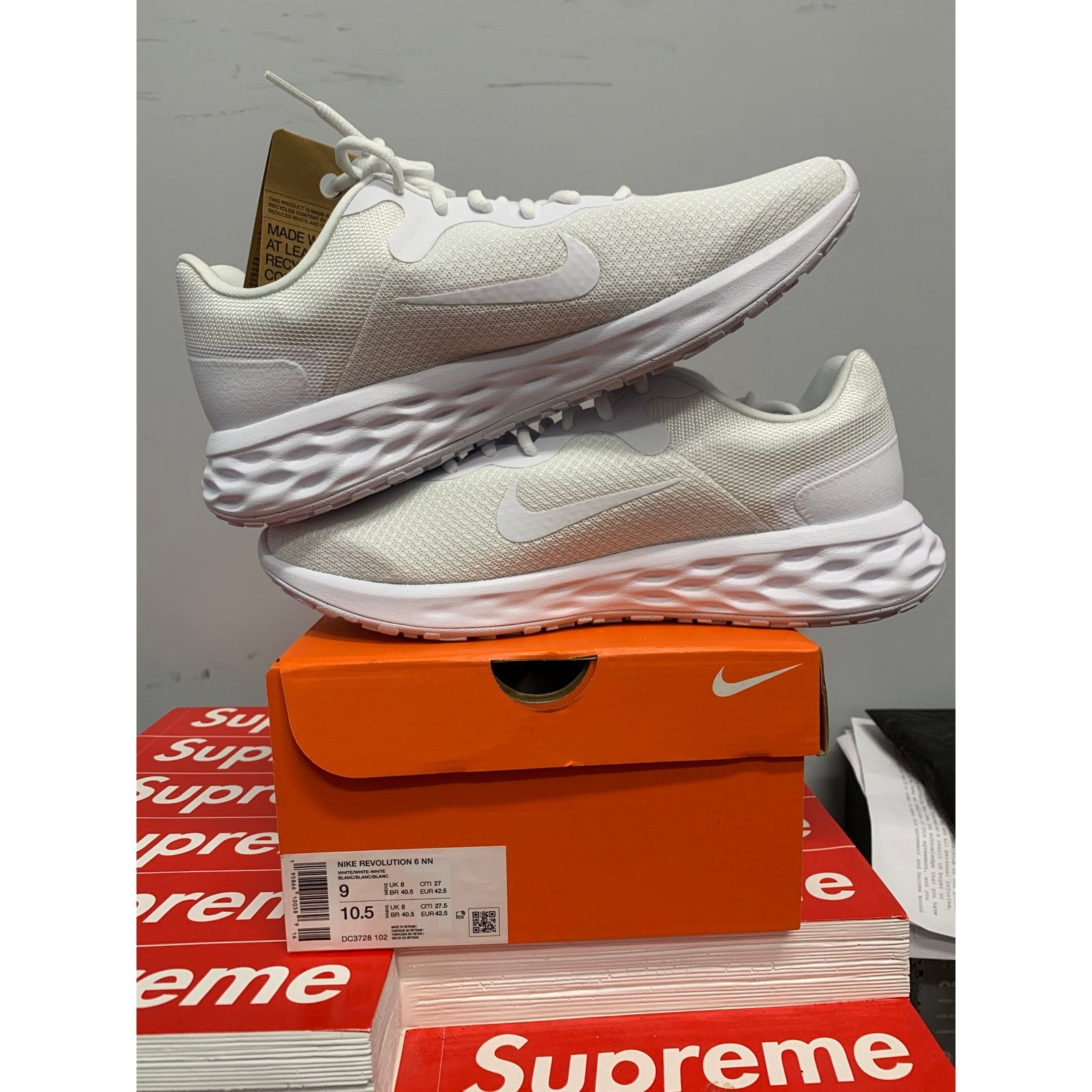 Nike Nike Men's Revolution 6 Size 9 White/White BRAND NEW Size US 9 / EU 42 - 5 Thumbnail