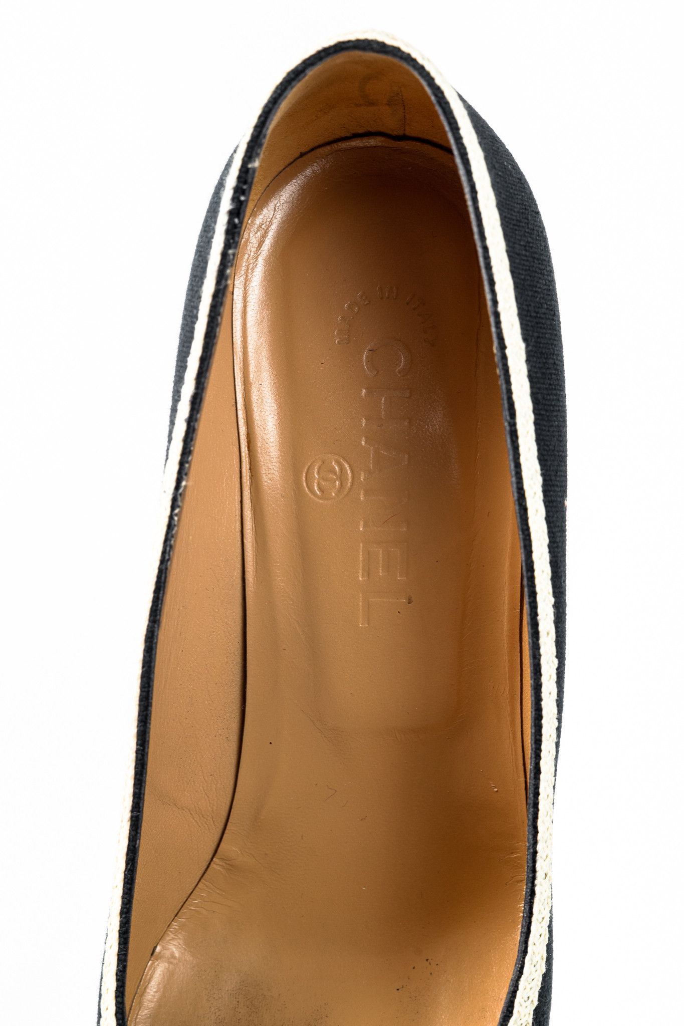 Chanel Chanel 06P Black Canvas Camellia-Rosette Pumps Size US 9 / IT 39 - 9 Thumbnail