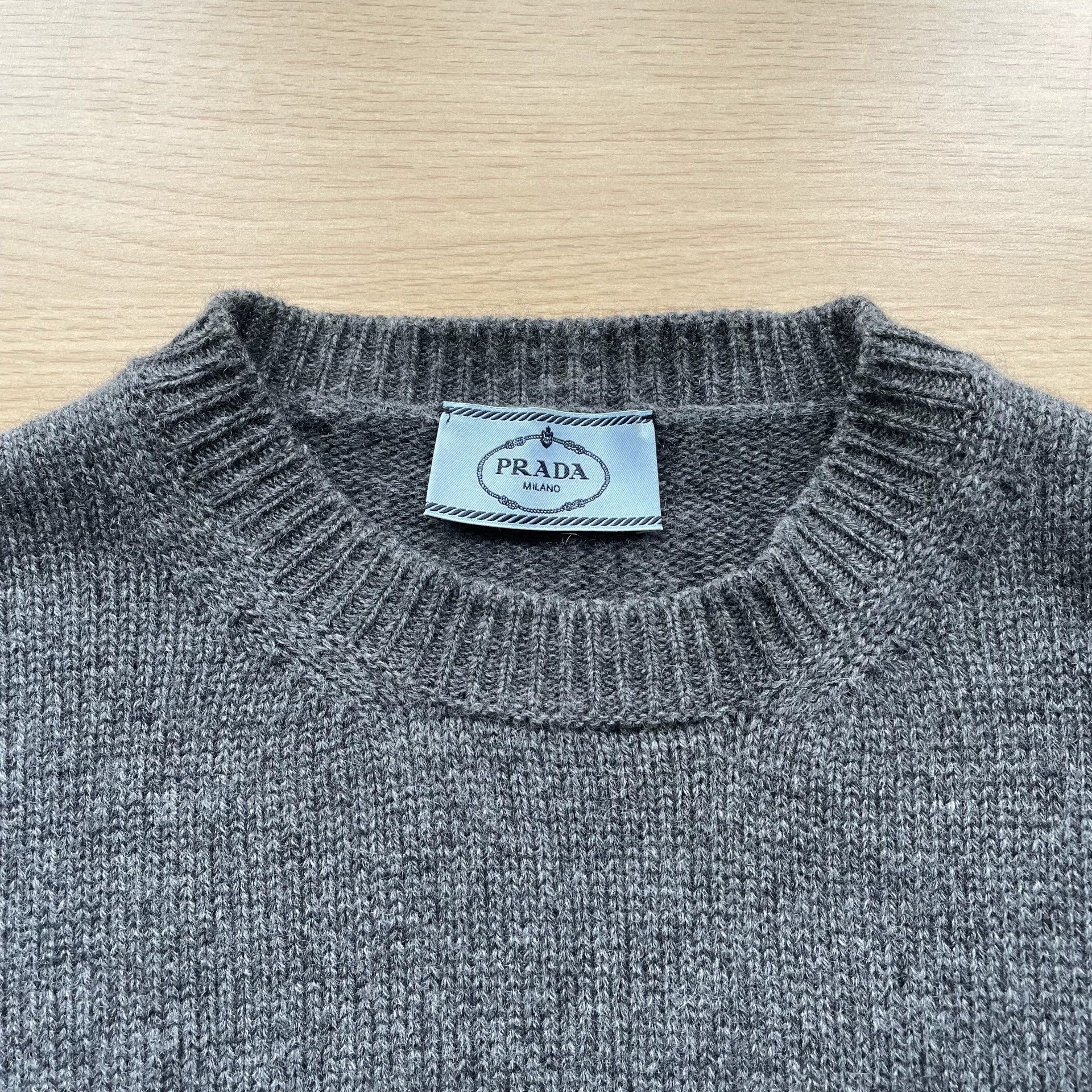 Prada PRADA SS25 Logo Cashmere Gray Crew Short Sleeve Tee 40 Size S / US 4 / IT 40 - 4 Thumbnail