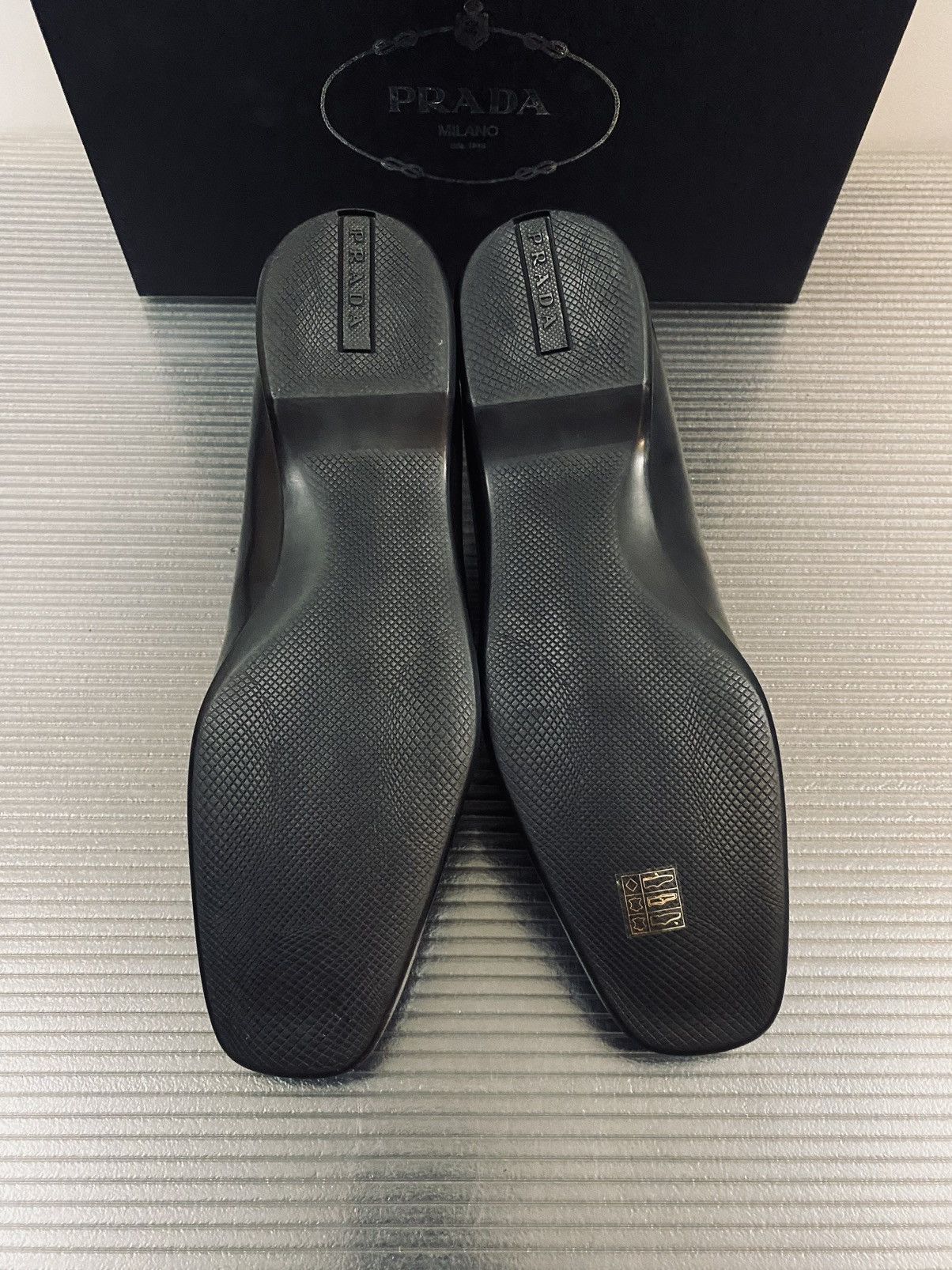 Prada Prada 🇮🇹 Nero smart calf metal logo plate vamp loafer 9.5 NEW Size US 9.5 / EU 42-43 - 12 Thumbnail