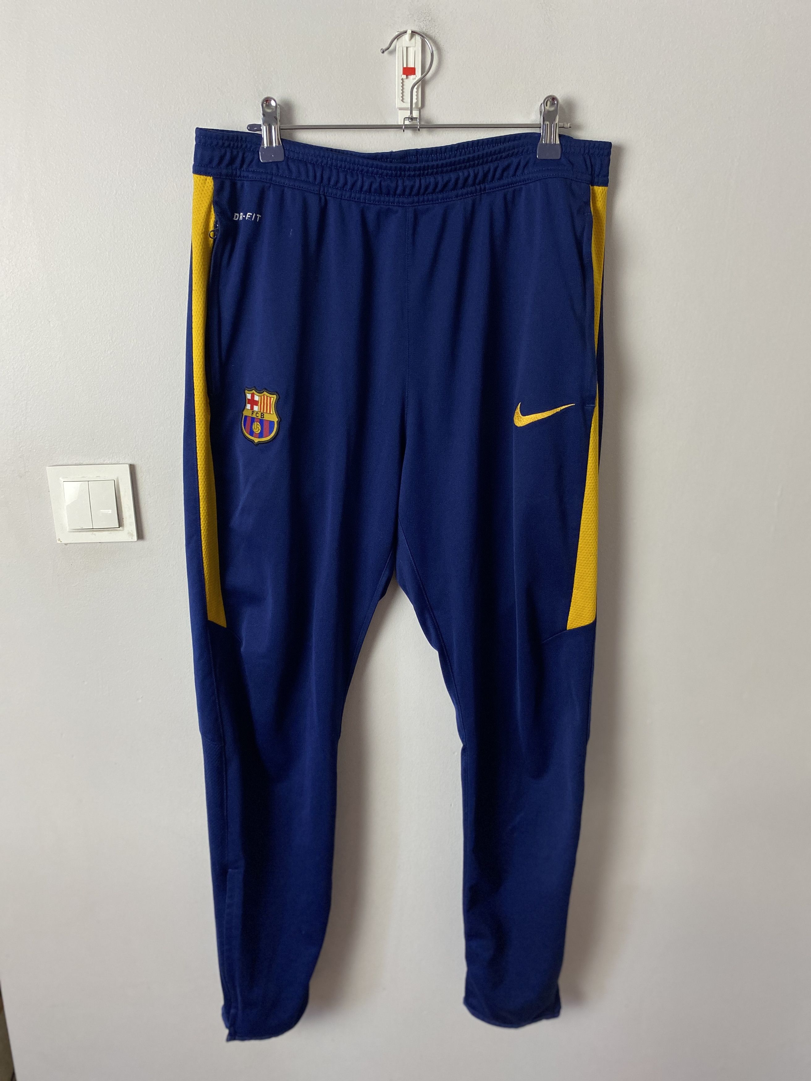 Nike Nike FC Barcelona soccer blockcore sweatpants jersey sport Size US 33 - 1 Thumbnail