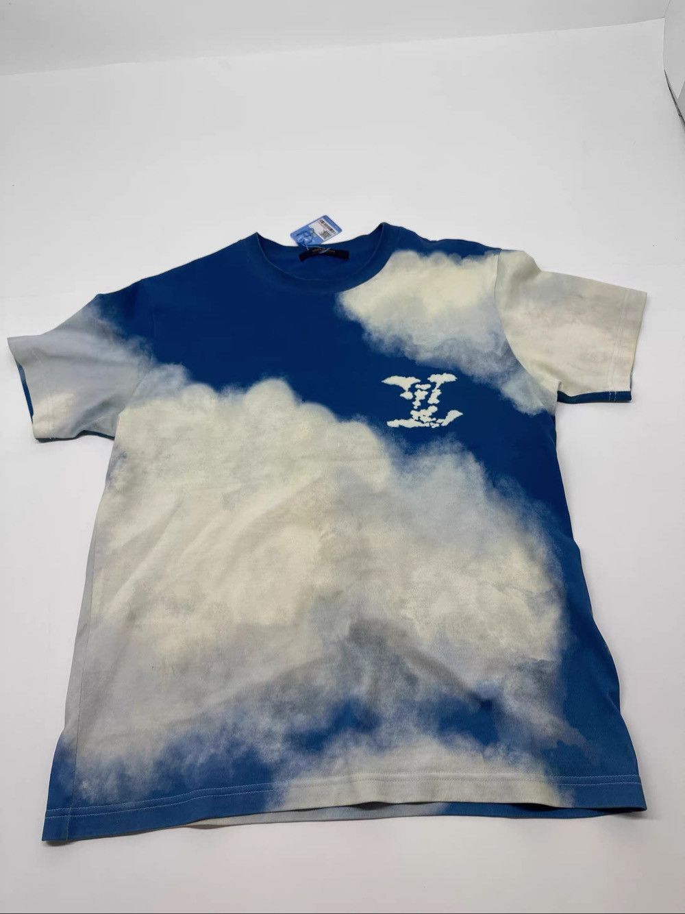 Louis Vuitton Louis Vuitton Cloud Print T-Shirt Size S Size US S / EU 44-46 / 1 - 1 Thumbnail
