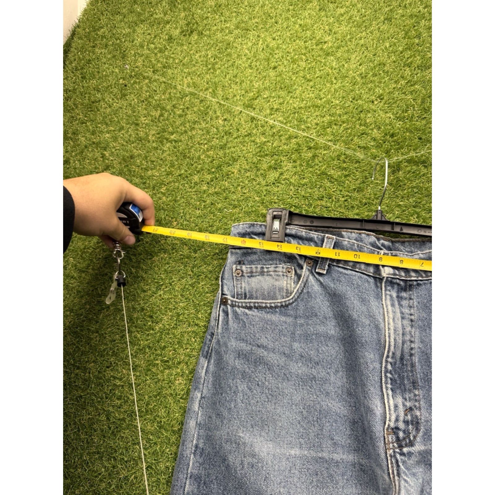 Levi's Levi's 505 Jeans Men's 36x30 Regular Straight Fit Medium Wash Blue Denim Casual Size US 36 / EU 52 - 3 Thumbnail