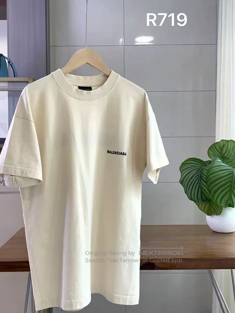 Balenciaga Balenciaga Front and Back Embroidered Letter Logo Short Sl Size US XS / EU 42 / 0 - 1 Thumbnail