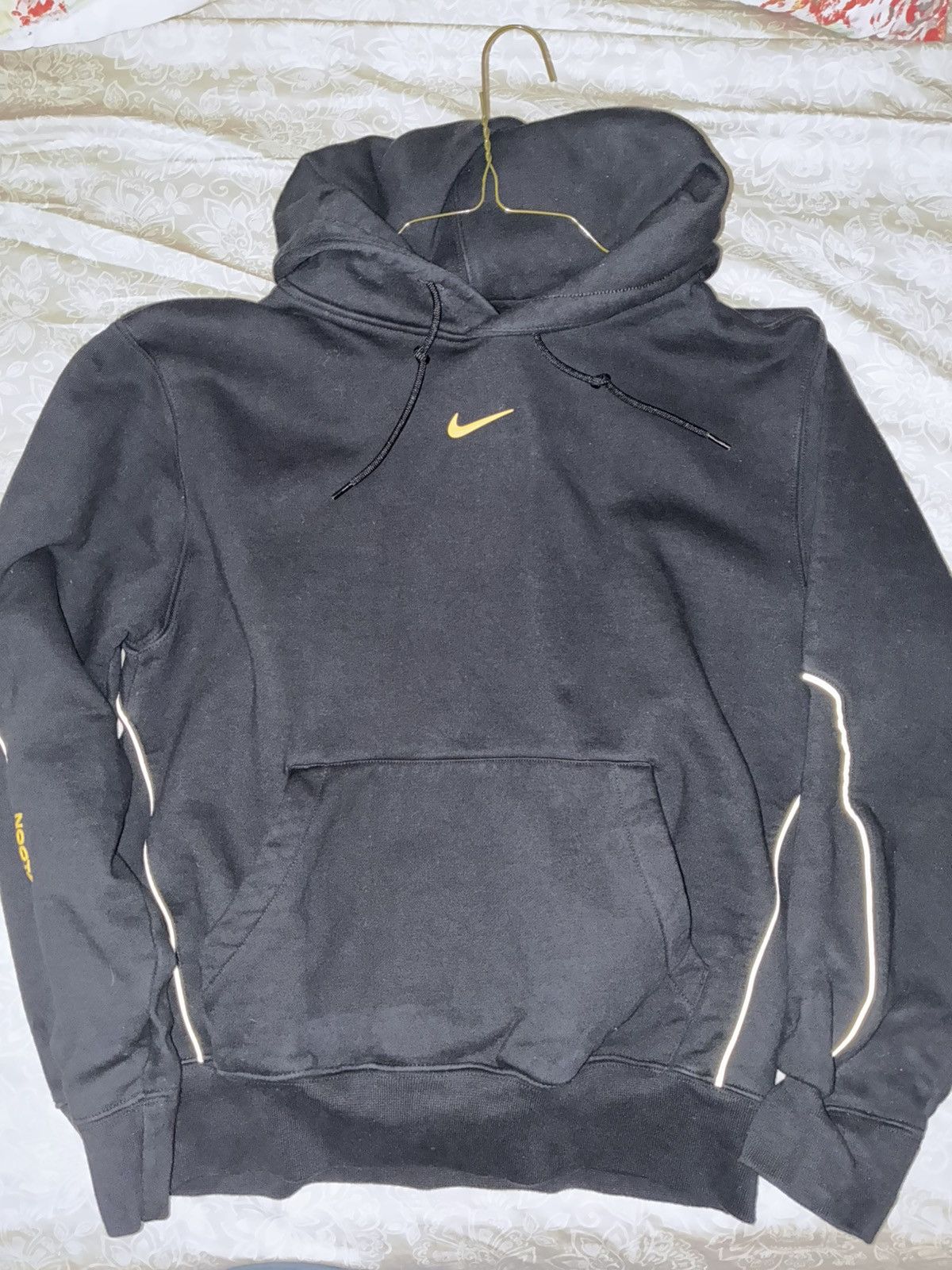 Drake × Nike Nike x Drake Nocta Hoodie Black/Gold Size US M / EU 48-50 / 2 - 7 Thumbnail