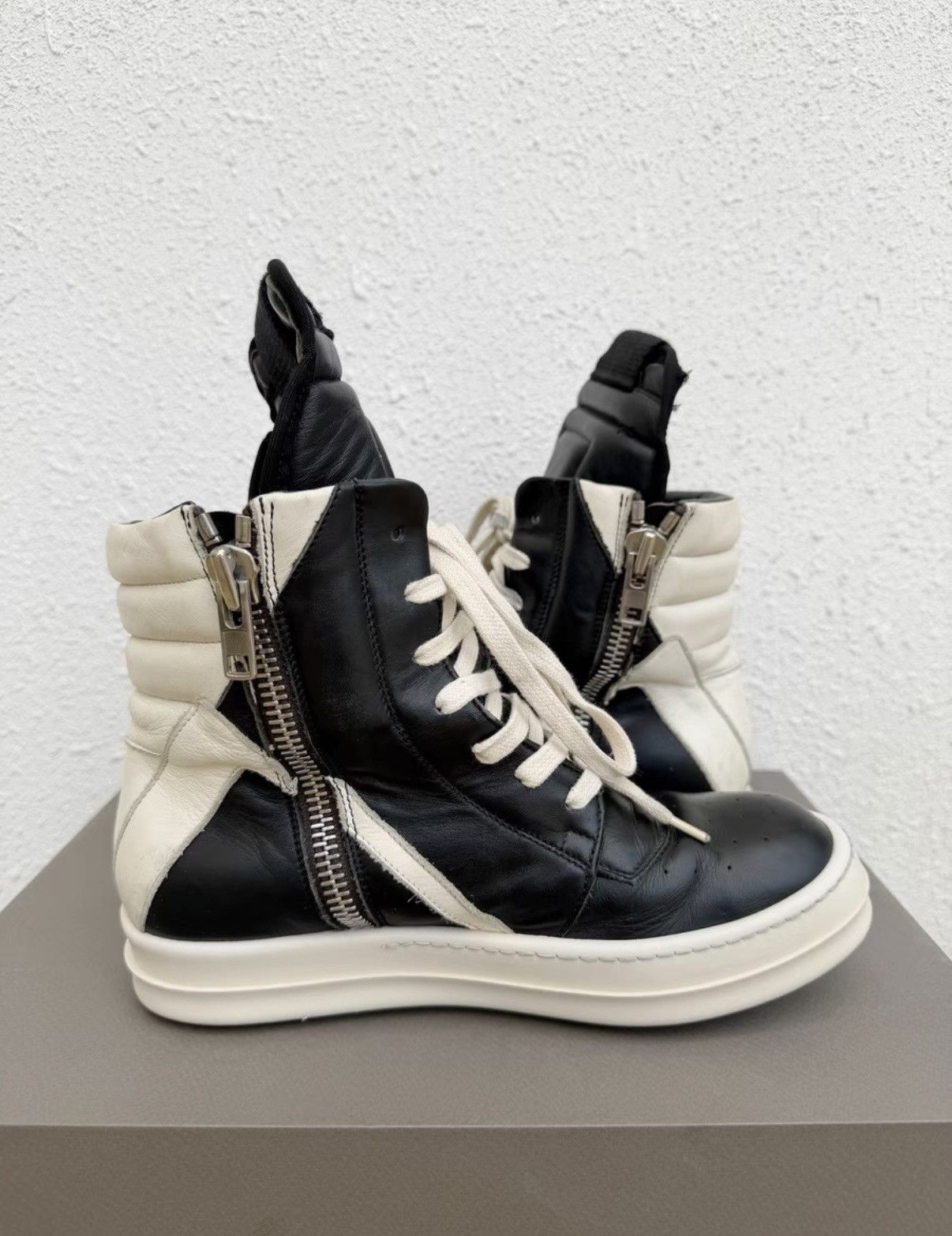 Rick Owens Rick Owens women's high-top sneakers black/white Size US 5 / IT 35 - 6 Thumbnail