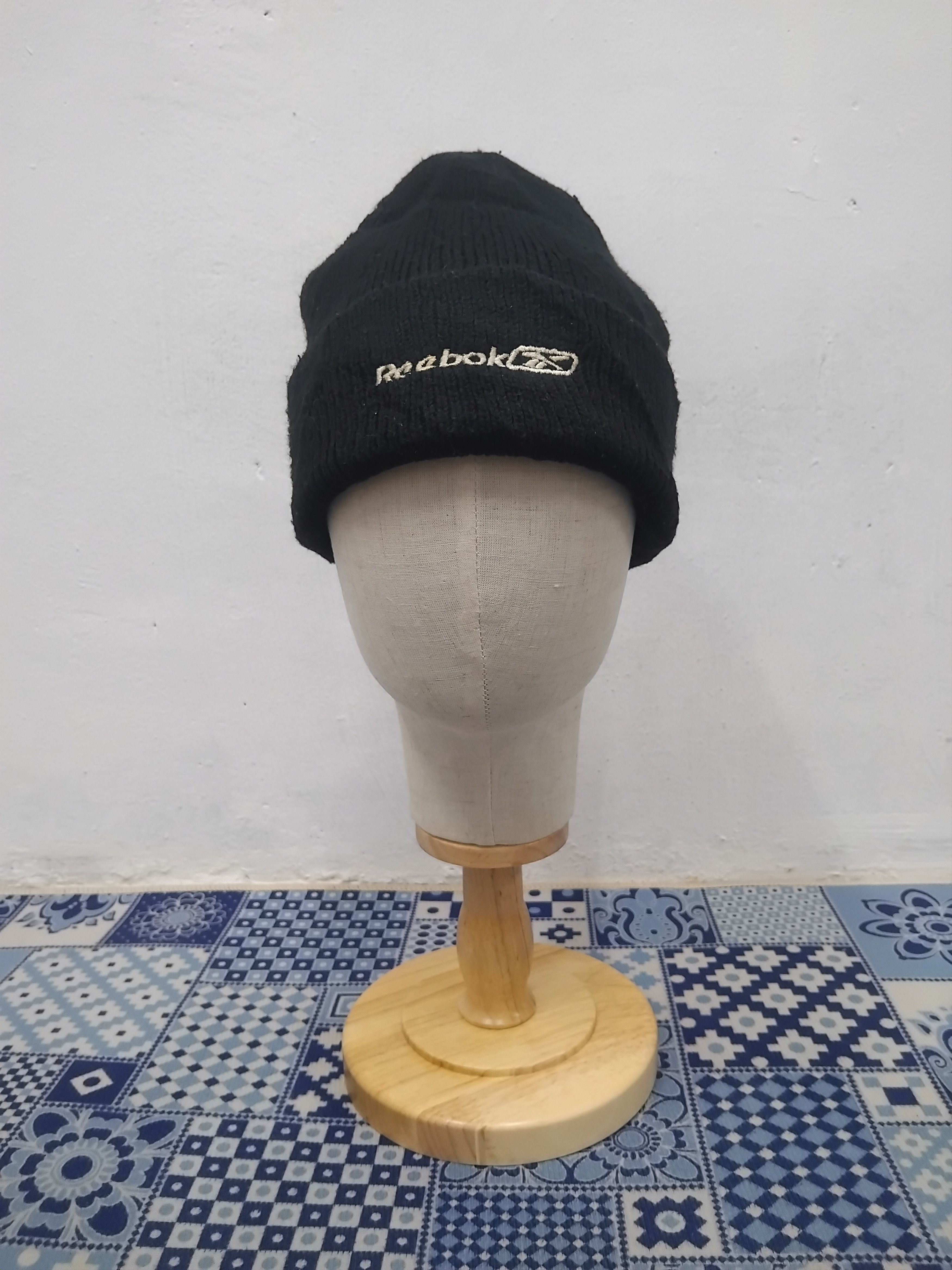 Reebok black colour beanie