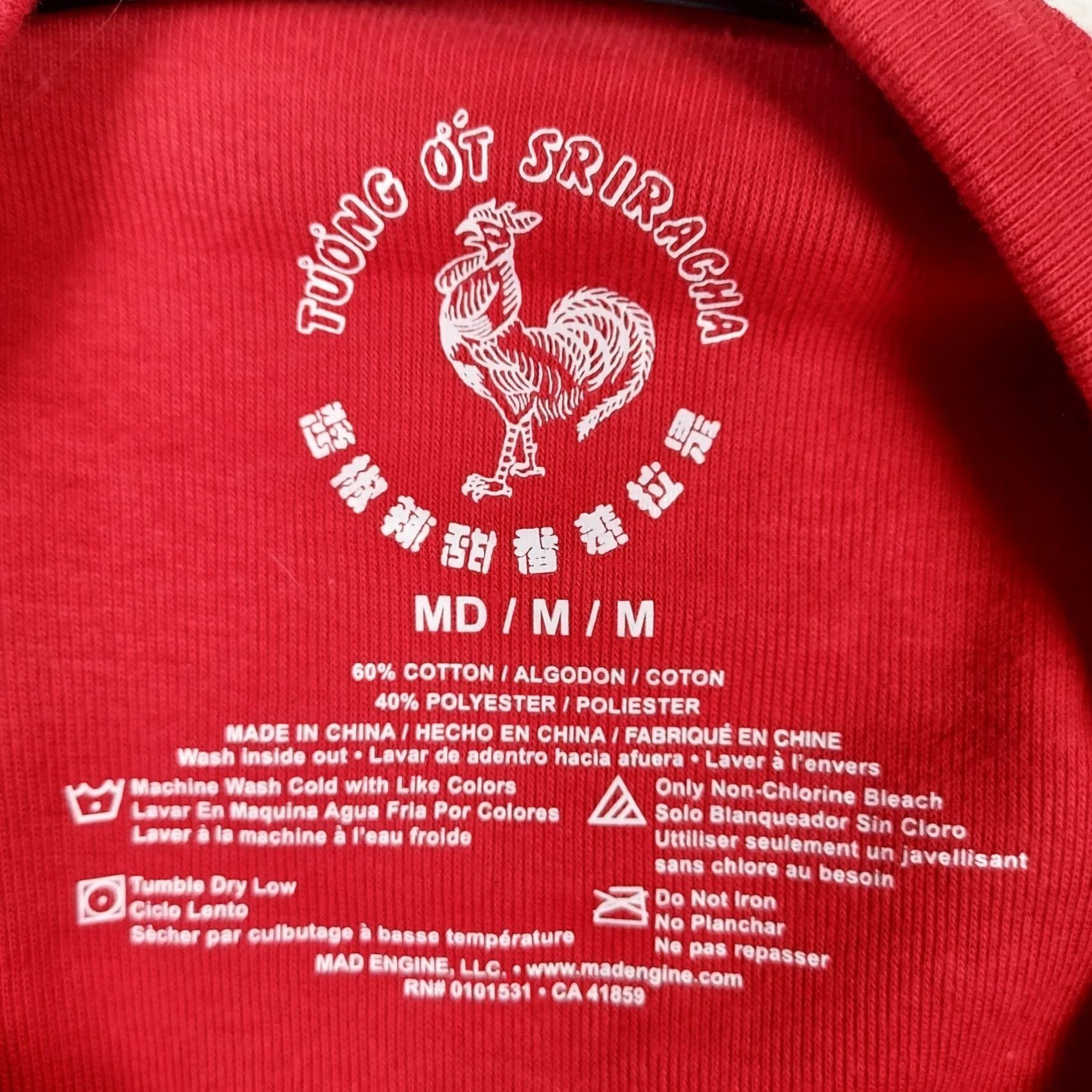 SOMET Sriracha Shirt Red Graphic Tee Size Medium Unisex Crew Neck Short Sleeve Cropped Spring Casual VINTAGE N/A Size M / US 6-8 / IT 42-44 - 3 Thumbnail