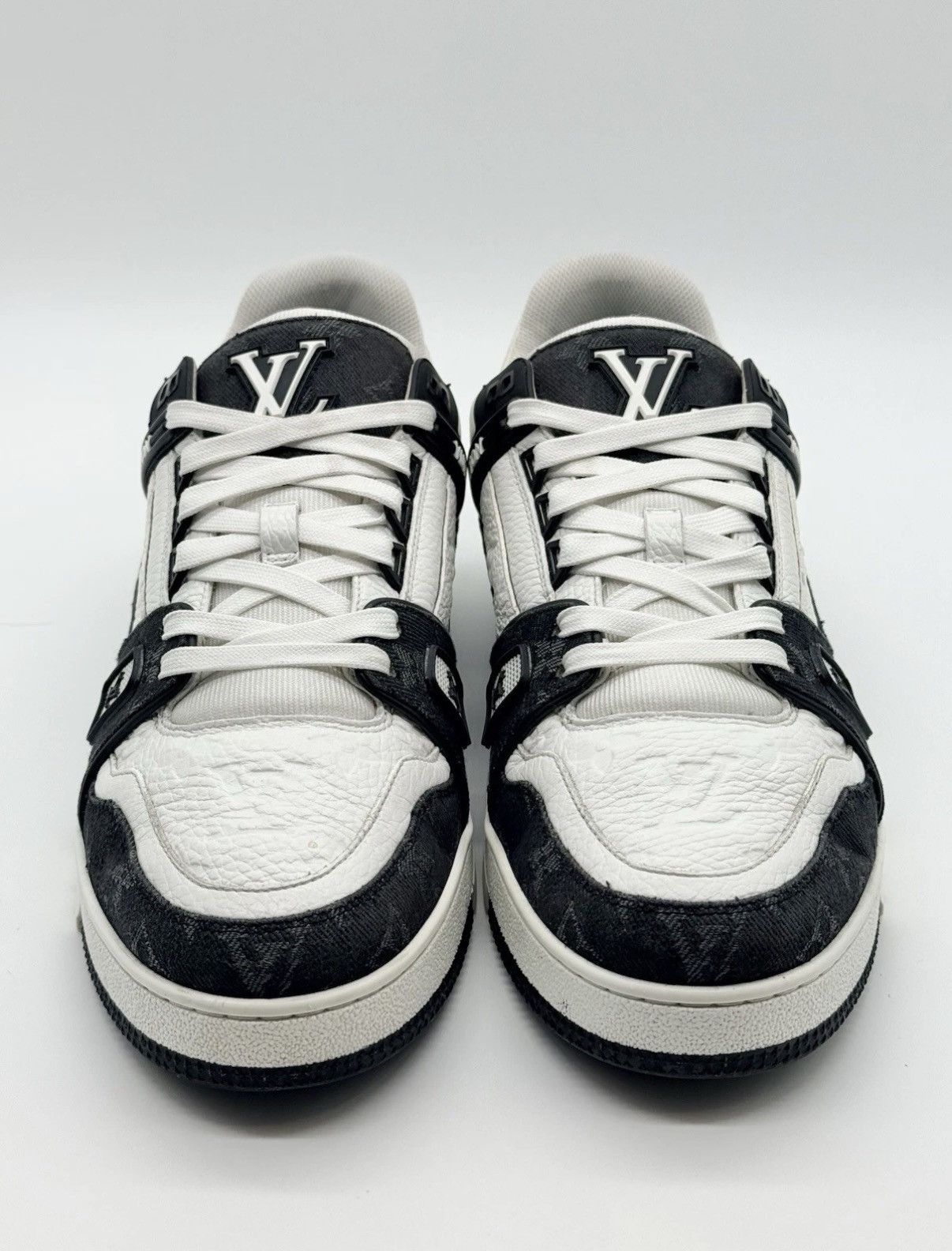 Louis Vuitton Size 10.5 - Louis Vuitton Trainer Low Black Size US 10.5 / EU 43-44 - 4 Thumbnail
