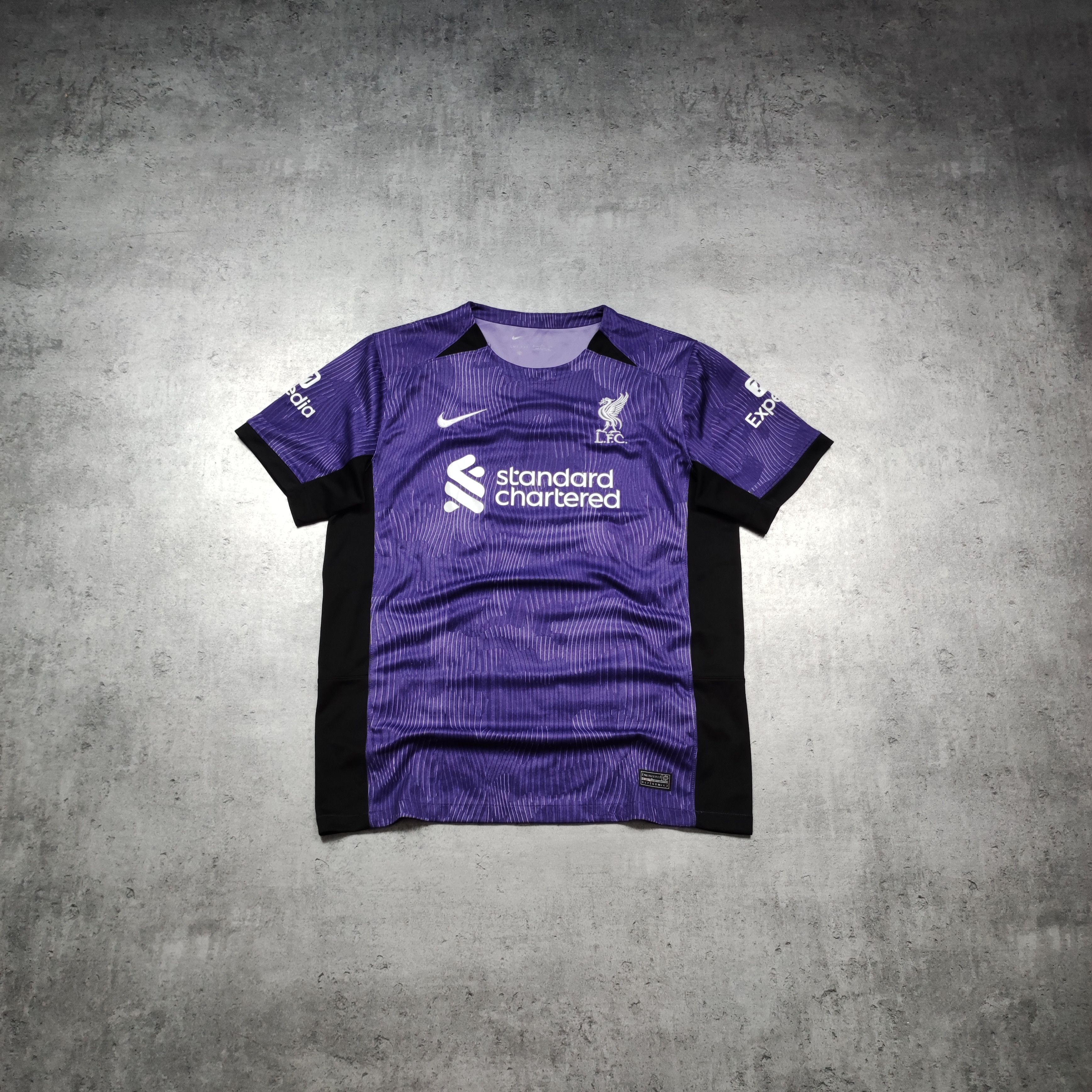 Nike Liverpool FC 2023 Third Football Nike Purple Jersey Size US L / EU 52-54 / 3 - 1 Thumbnail