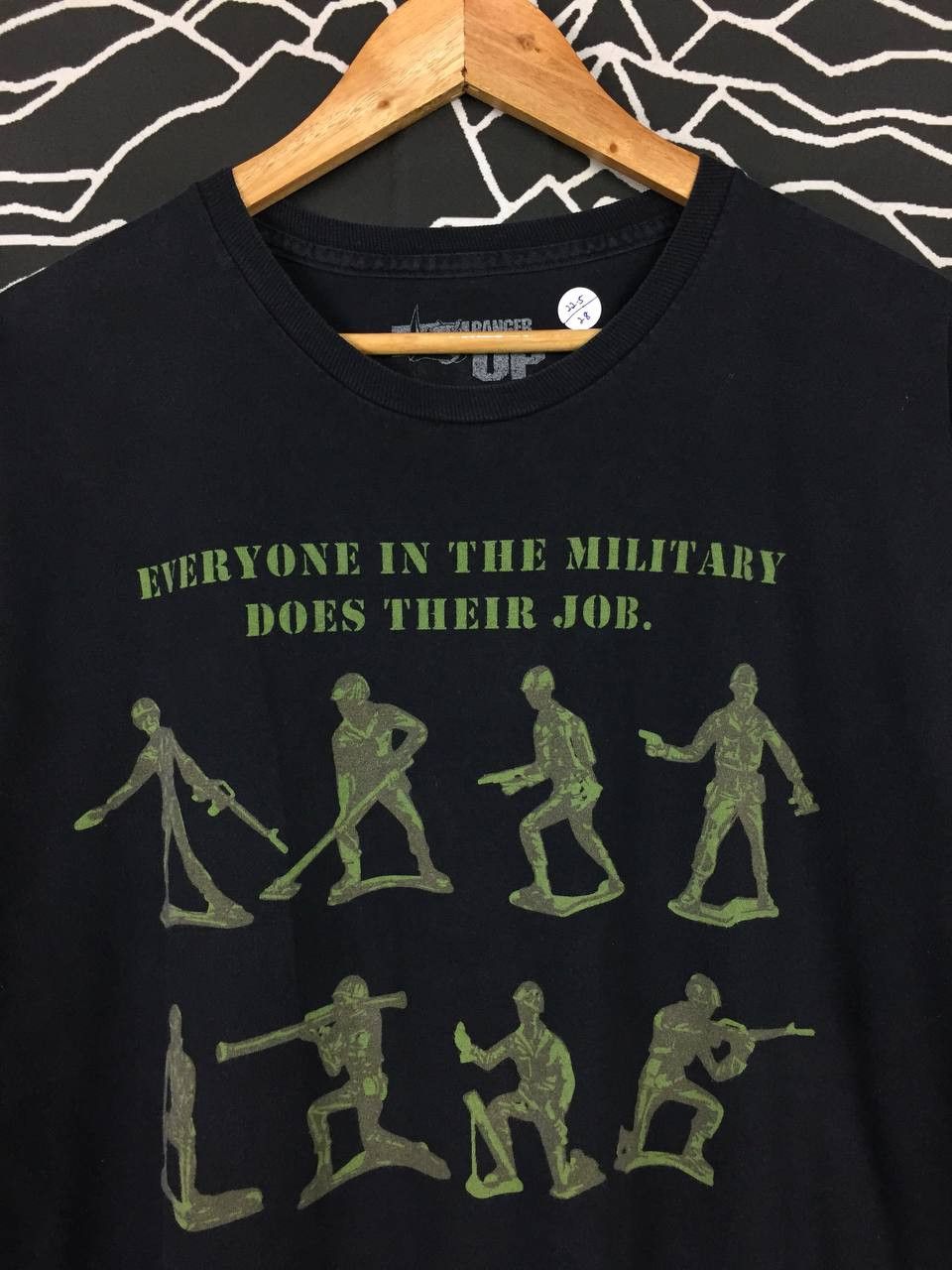 Vintage Ranger Up Everyone In The Military Does Their Job Tee Size US L / EU 52-54 / 3 - 3 Thumbnail
