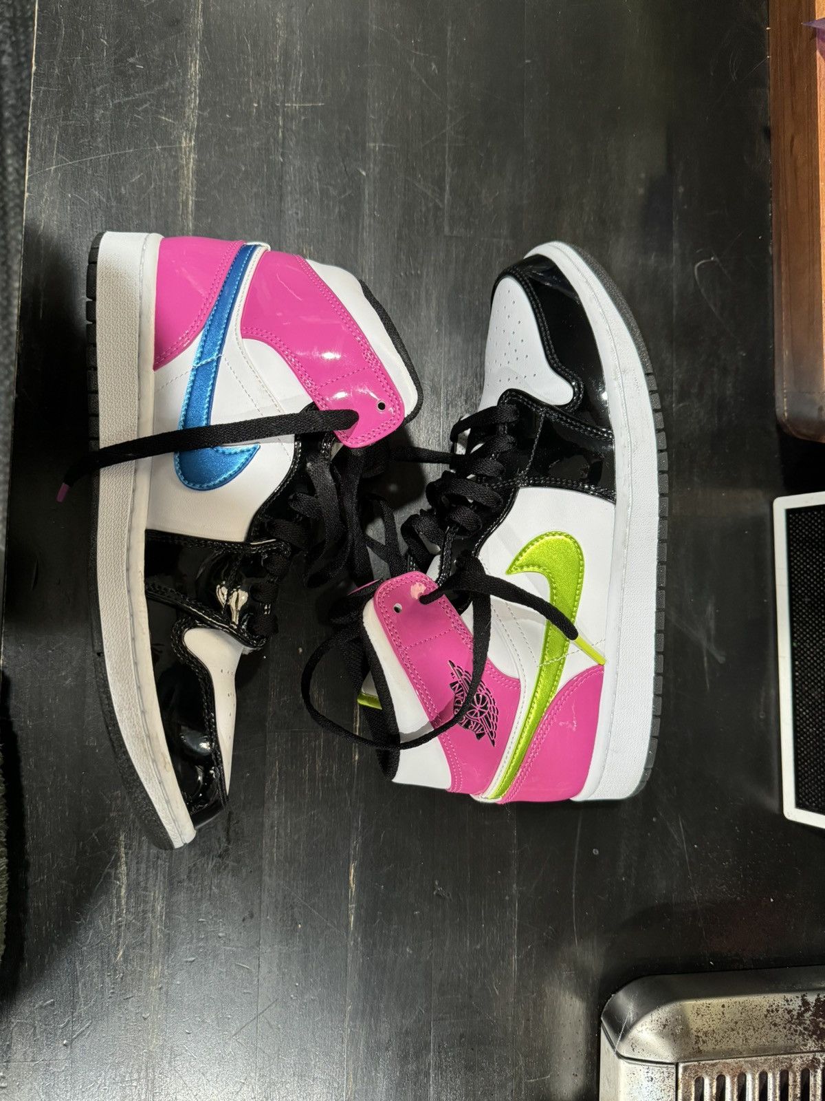 Nike Air Jordan 1 mid Se ‘cyber active fuchsia’ Size US 8.5 / IT 38.5 - 2 Thumbnail