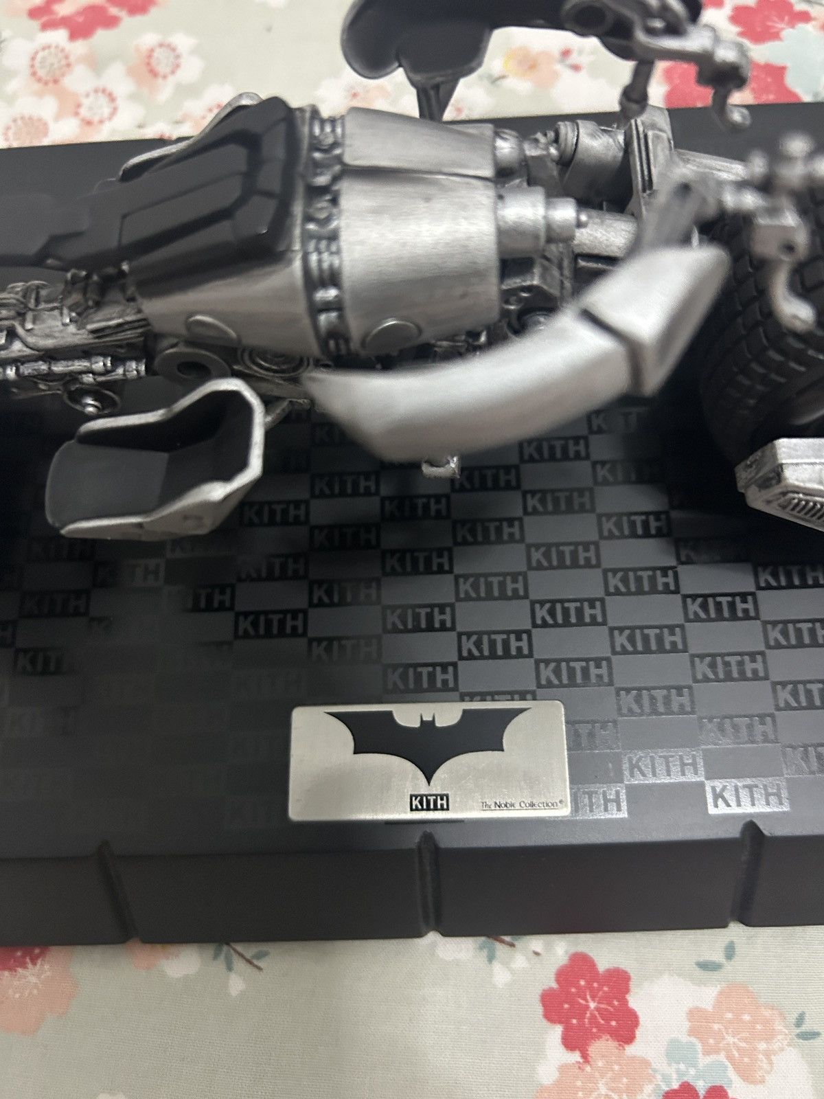 DC Comics × Kith Kith batman batpod for the noble collection Size ONE SIZE - 5 Thumbnail