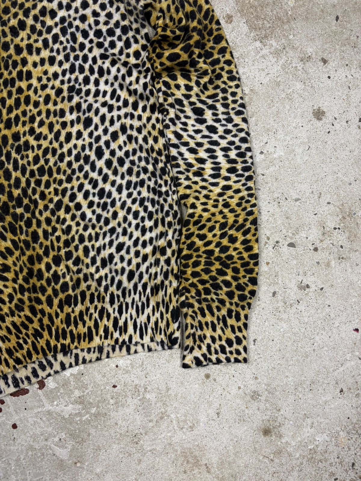 Dolce & Gabbana Vintage 2000s Dolce & Gabbana Leopard Print Cashmere Sweater Size S / US 4 / IT 40 - 4 Thumbnail