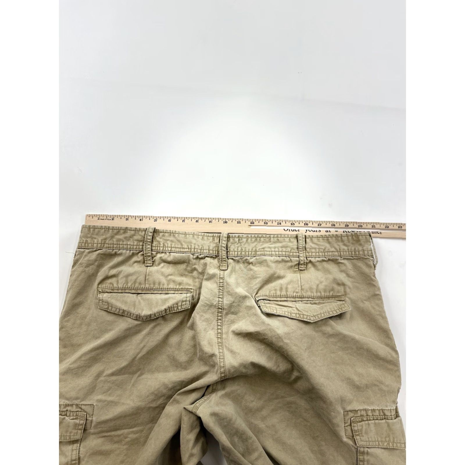 Eddie Bauer VINTAGE Eddie Bauer Shorts Men 42 Khaki Cargo Hiking Safari Trail Pockets Beige 10 in Inseam Classic Regular Mens Size US 42 / EU 58 - 7 Thumbnail