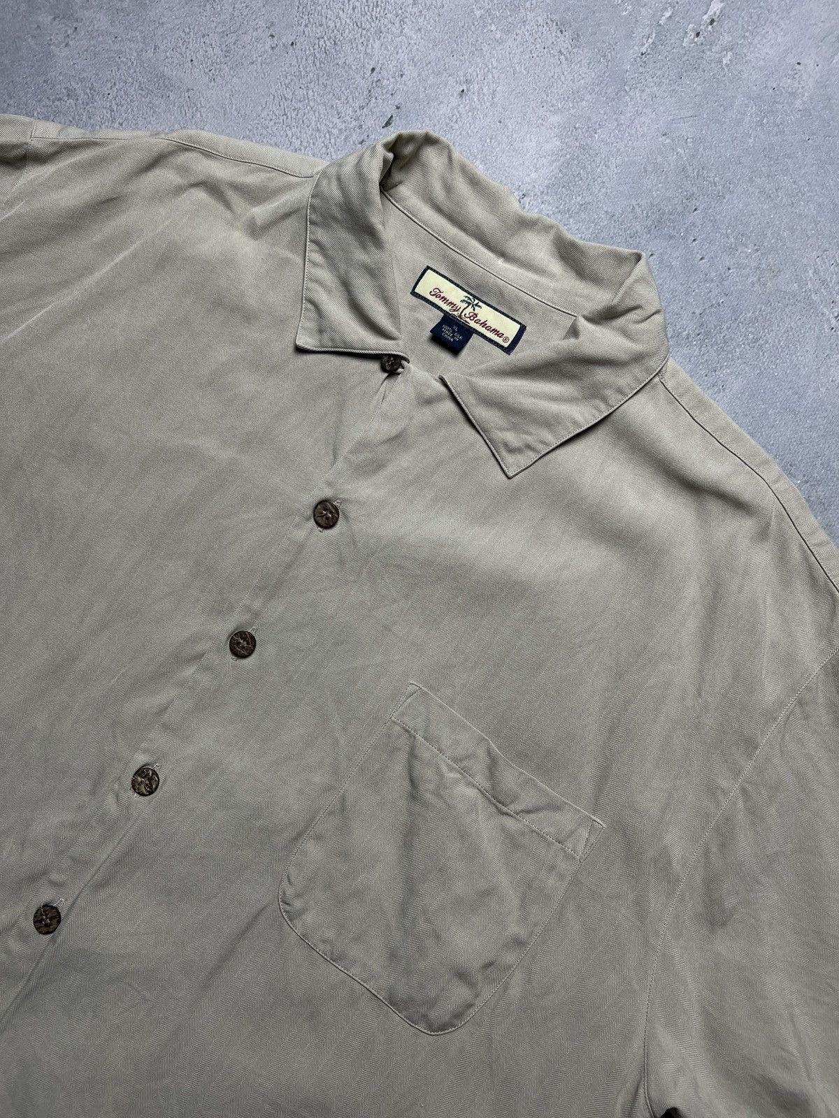 Tommy Bahama Tommy Bahama Beige 100% Silk Hawaiian Button Up Shirt y2k Size US XL / EU 56 / 4 - 8 Thumbnail