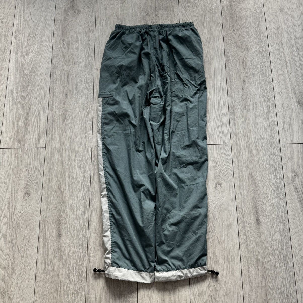Vintage Vintage nike track pants y2k gorpcore sweatpants parachute Size US 34 / EU 50 - 3 Thumbnail